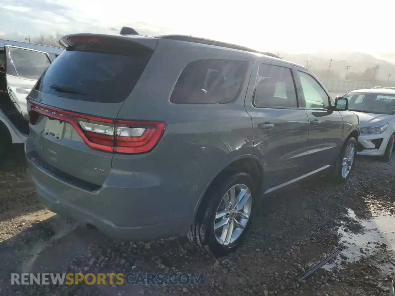 3 Photograph of a damaged car 1C4RDJDG4RC143781 DODGE DURANGO 2024