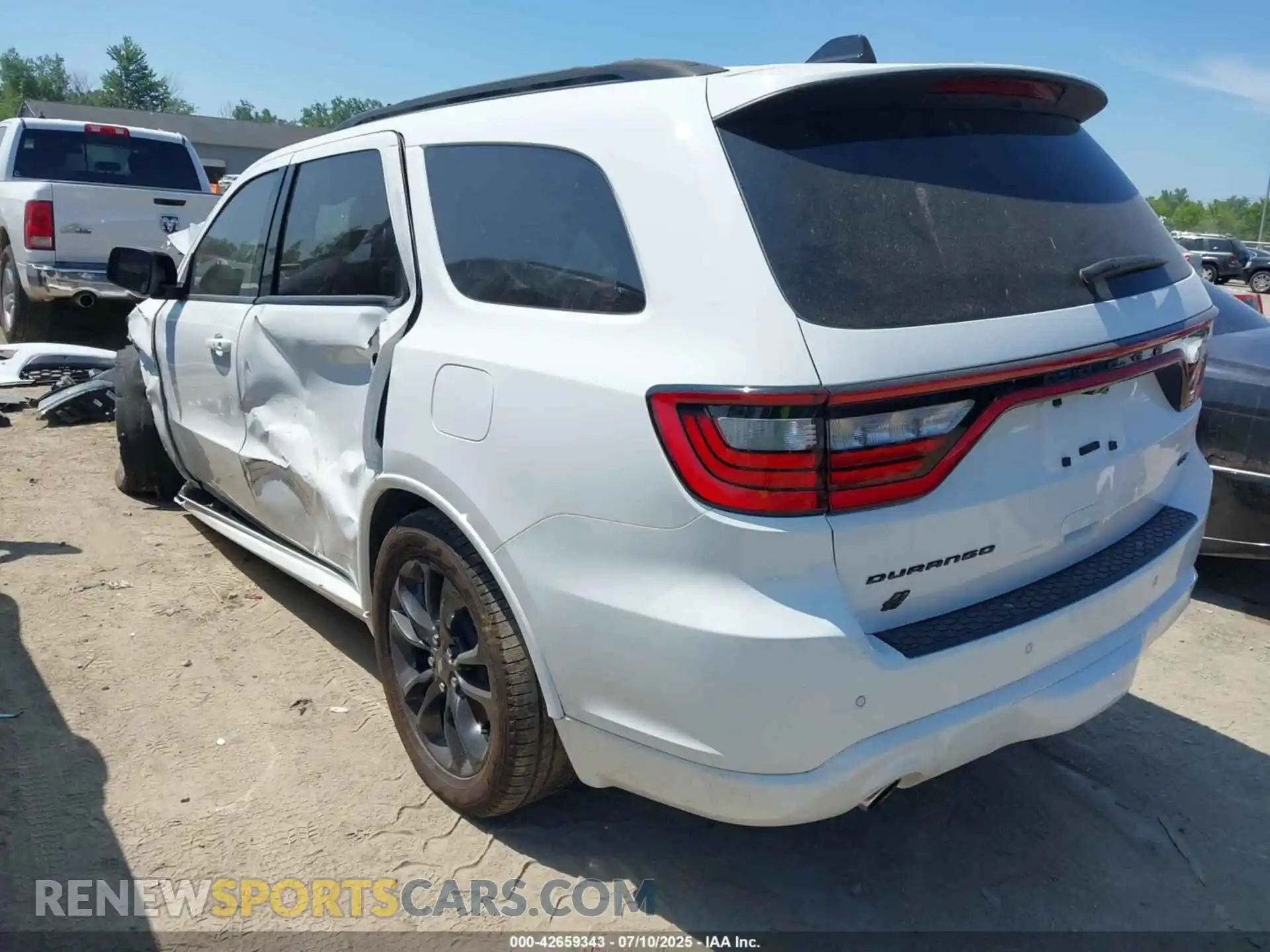 3 Photograph of a damaged car 1C4RDJDG9RC138737 DODGE DURANGO 2024