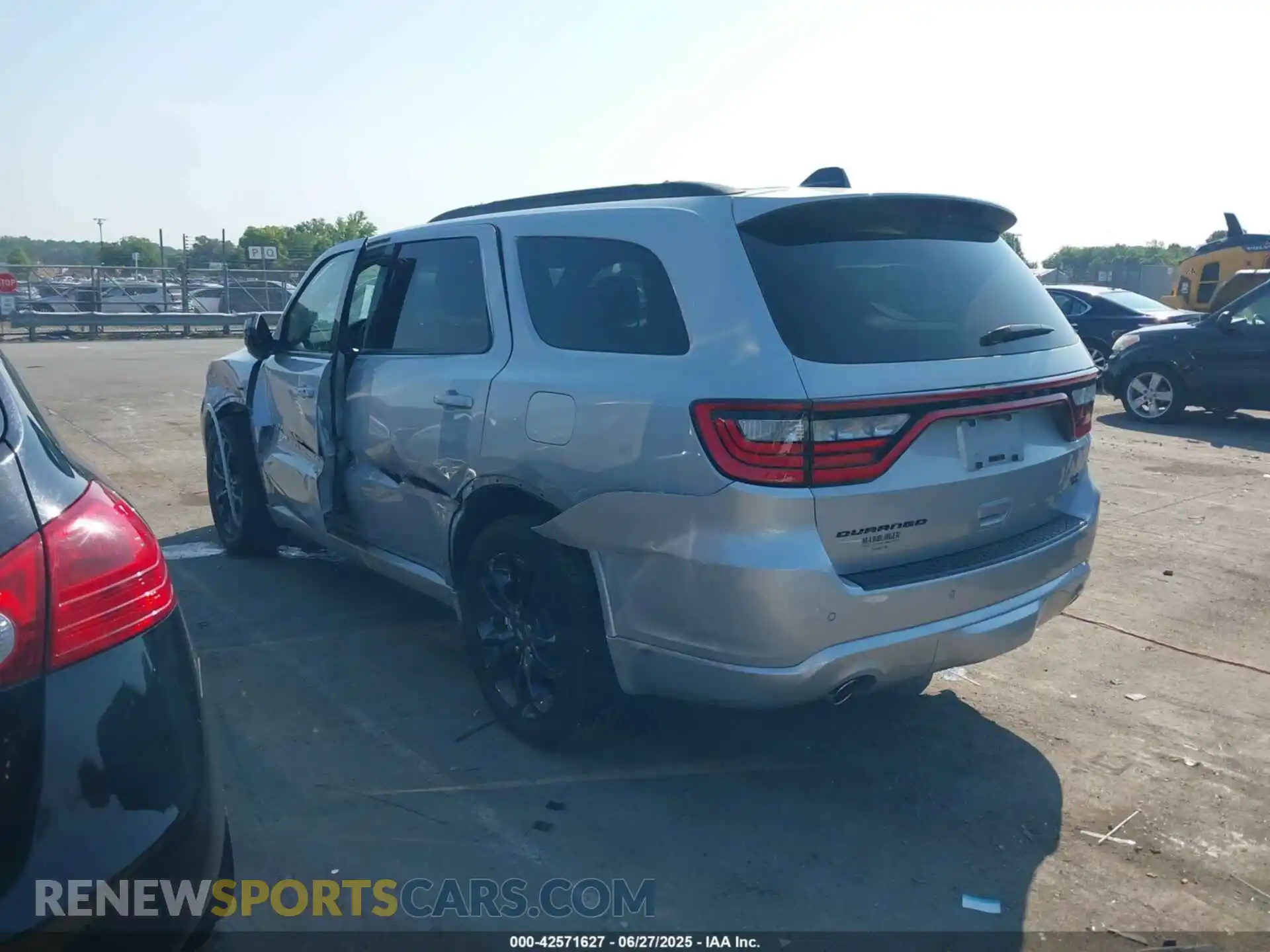 3 Photograph of a damaged car 1C4SDHCTXRC212661 DODGE DURANGO 2024
