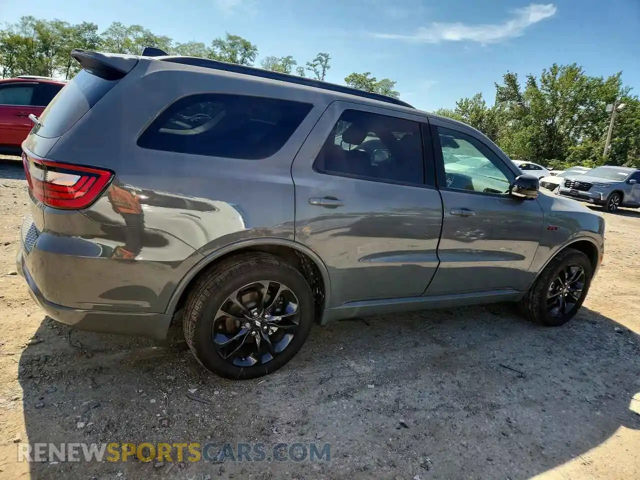 3 Photograph of a damaged car 1C4RDJDG1SC556327 DODGE DURANGO 2025