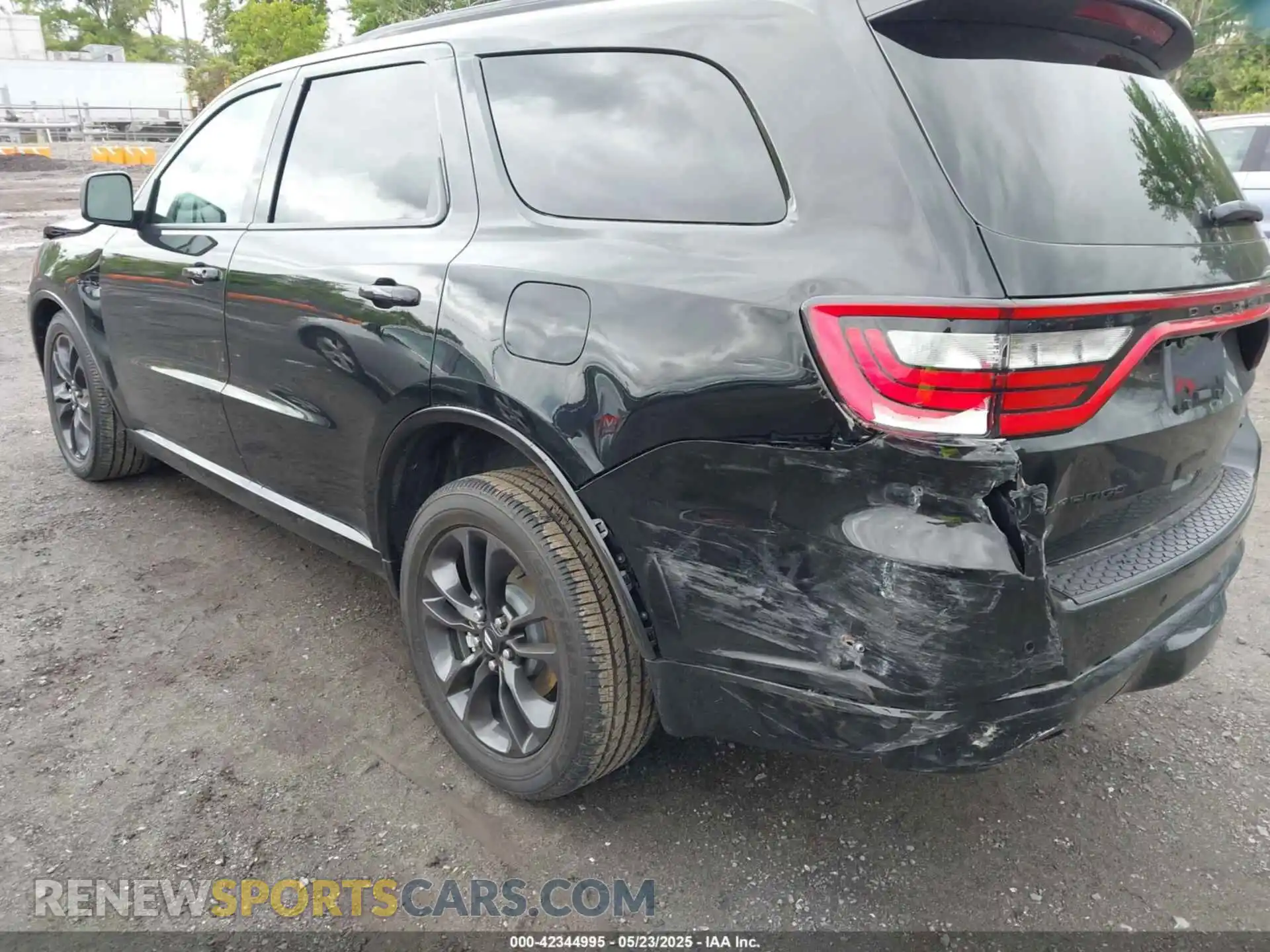 3 Photograph of a damaged car 1C4SDJCT1SC524056 DODGE DURANGO 2025
