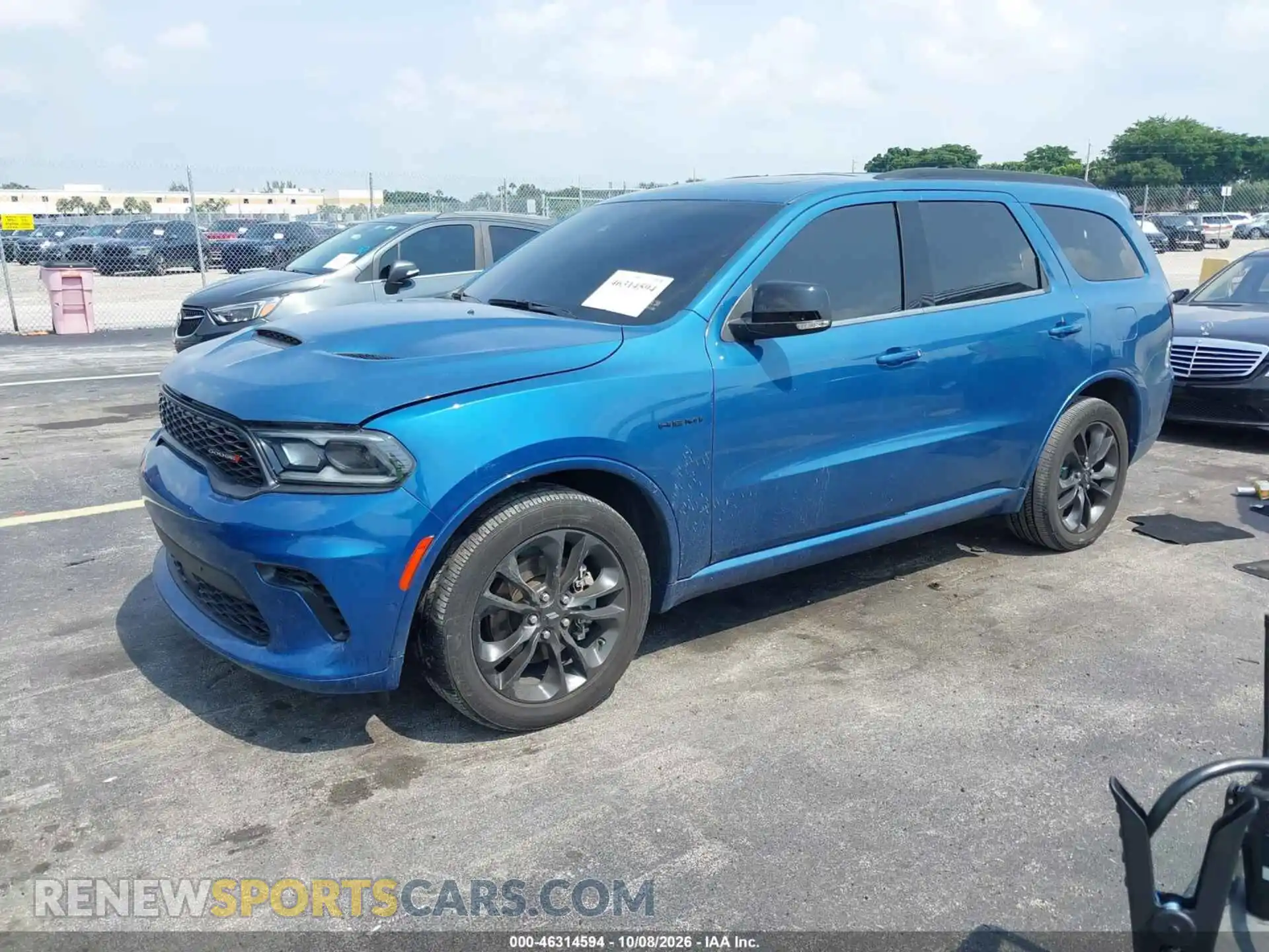 2 fotografías del automóvil dañado 1C4SDJCT3SC502334 DODGE DURANGO 2025