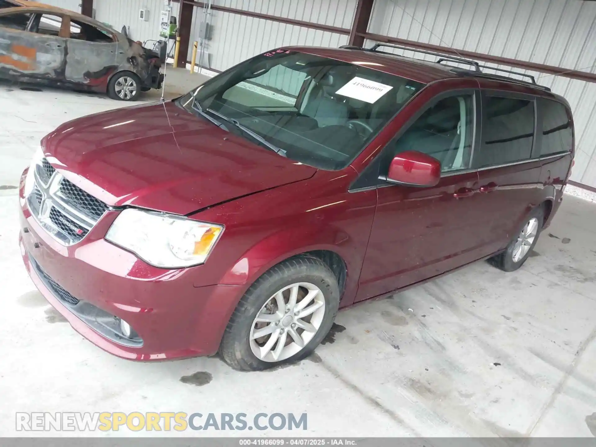 2 Photograph of a damaged car 2C4RDGCGXKR759292 DODGE GRAND CARAVAN 2019