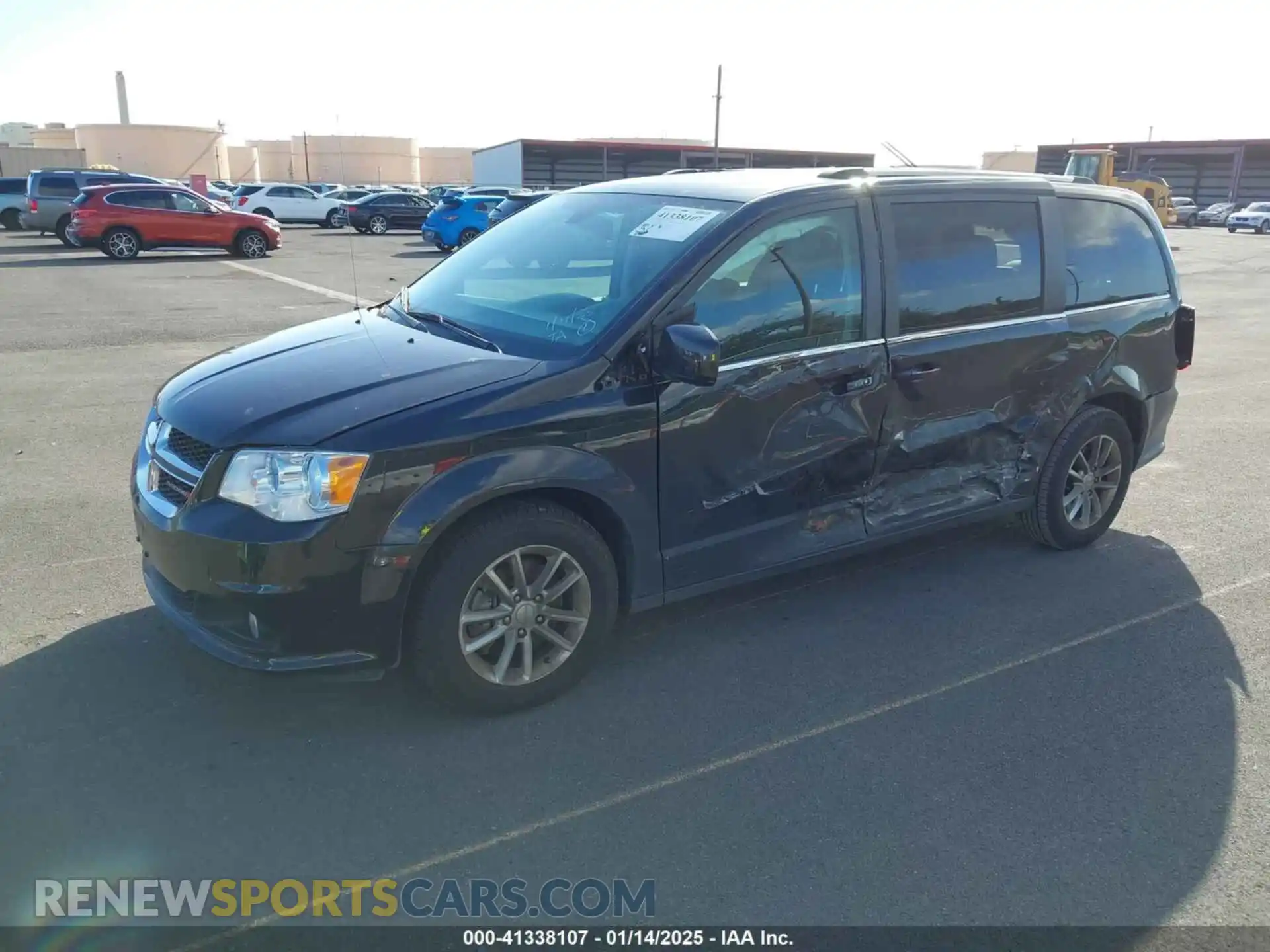 2 Photograph of a damaged car 2C4RDGCG1LR248961 DODGE GRAND CARAVAN 2020