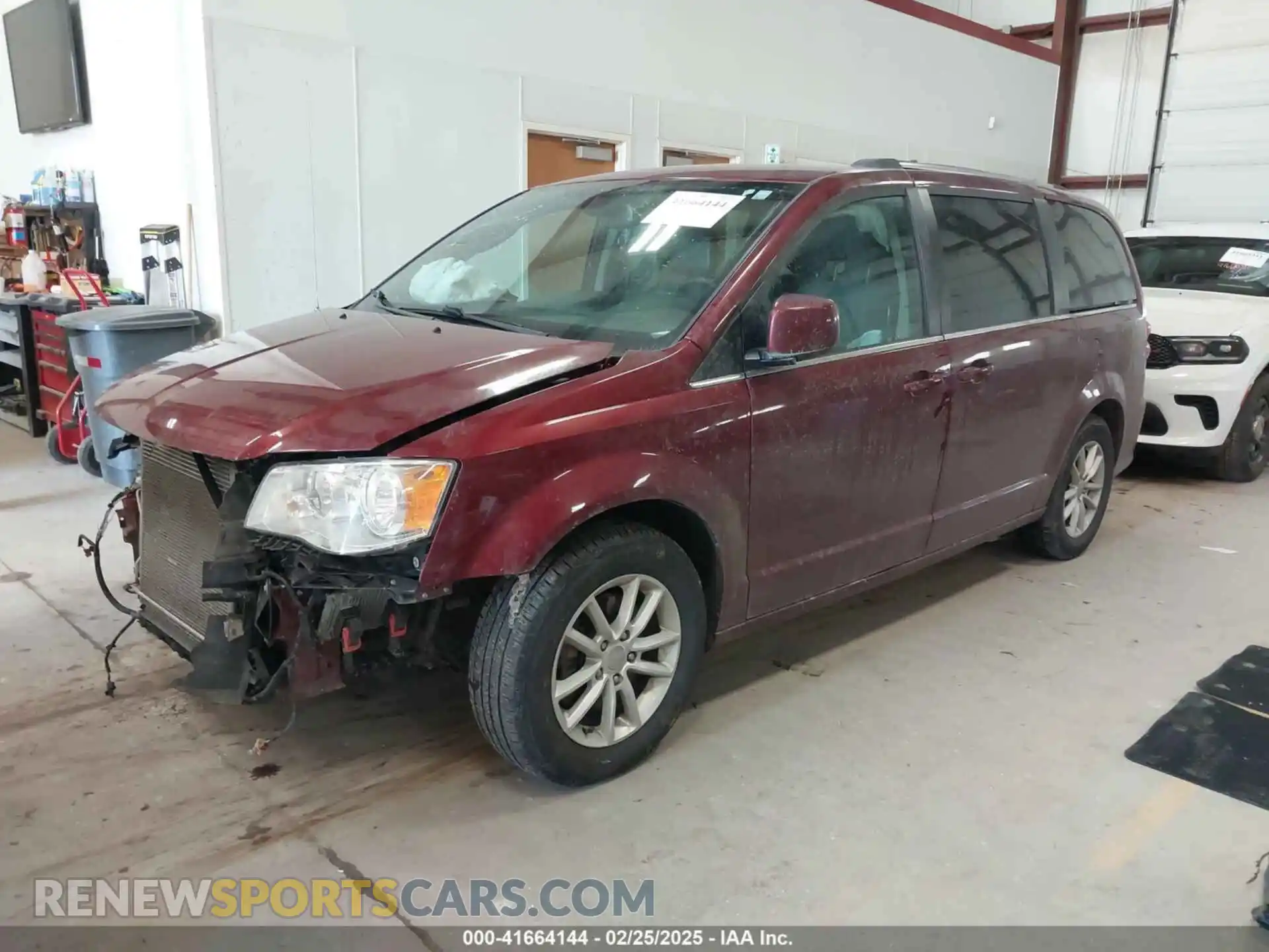 2 Photograph of a damaged car 2C4RDGCG2LR153261 DODGE GRAND CARAVAN 2020
