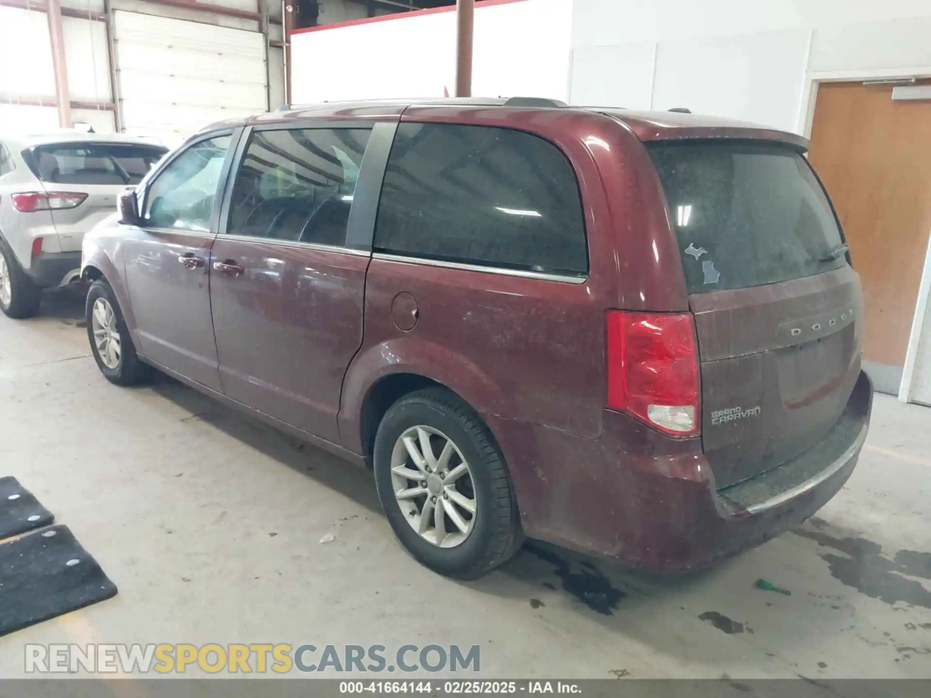 3 Photograph of a damaged car 2C4RDGCG2LR153261 DODGE GRAND CARAVAN 2020