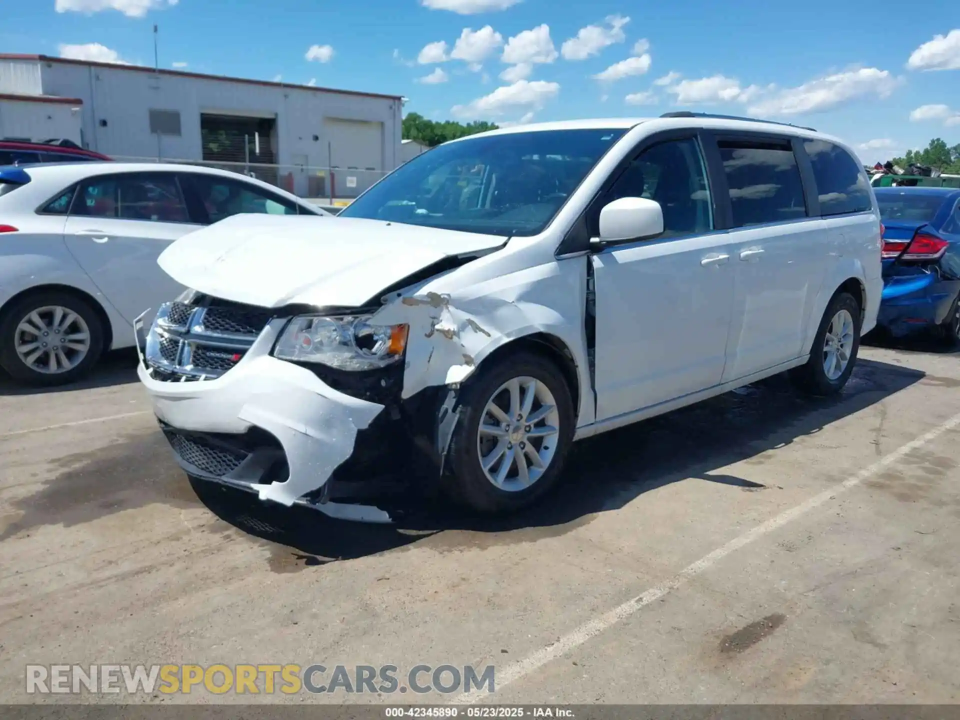 2 Photograph of a damaged car 2C4RDGCG7LR170203 DODGE GRAND CARAVAN 2020