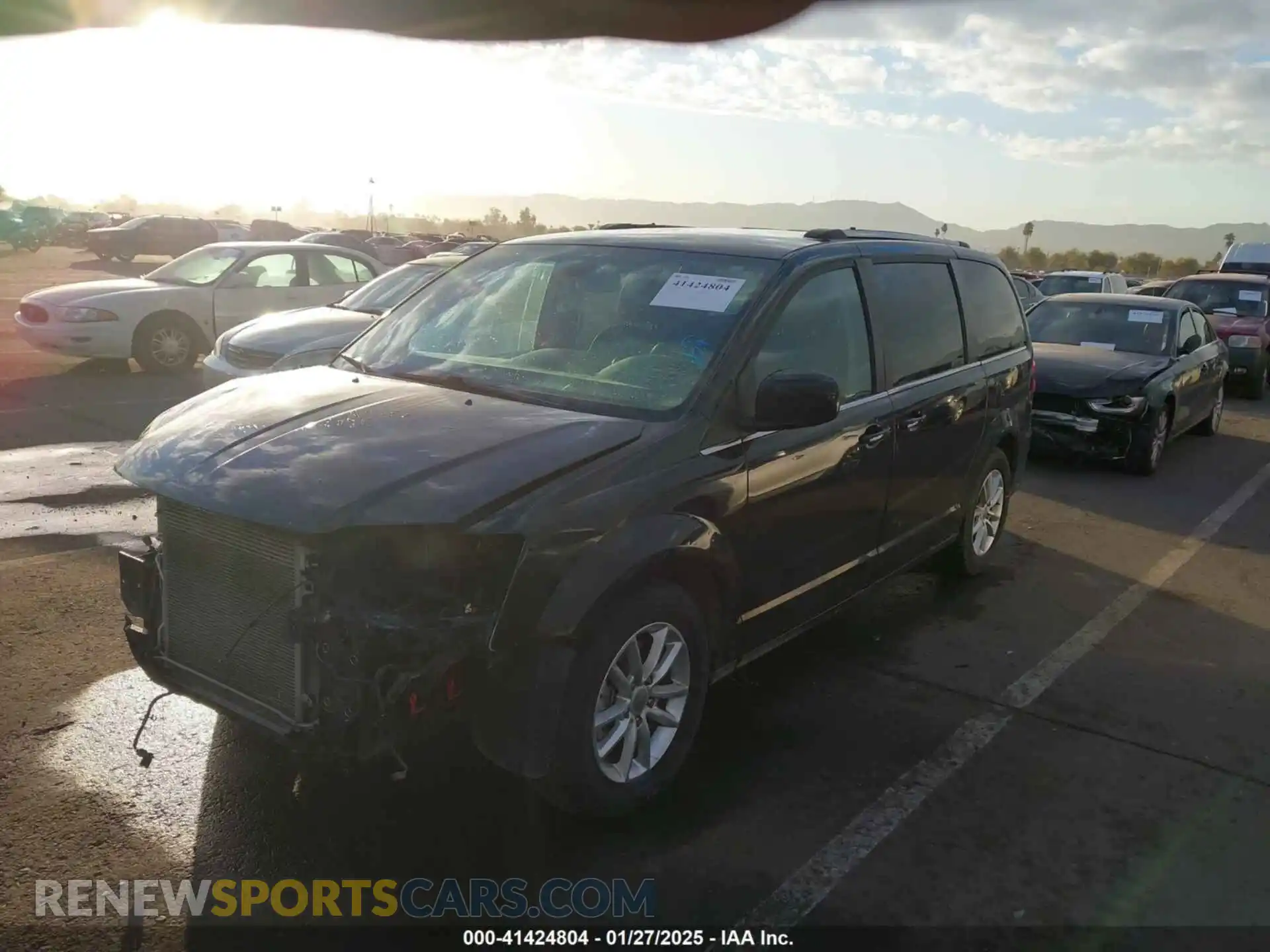 2 Photograph of a damaged car 2C4RDGCG7LR194677 DODGE GRAND CARAVAN 2020