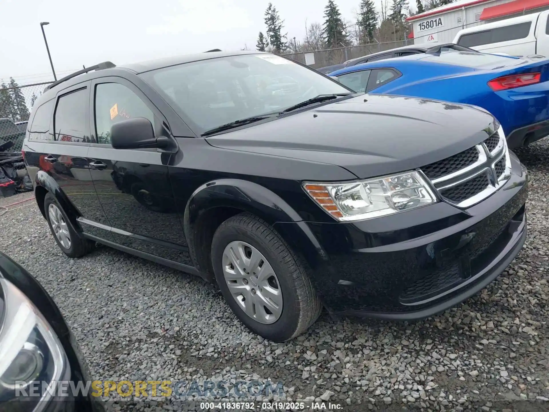 1 Photograph of a damaged car 3C4PDCAB3KT738093 DODGE JOURNEY 2019