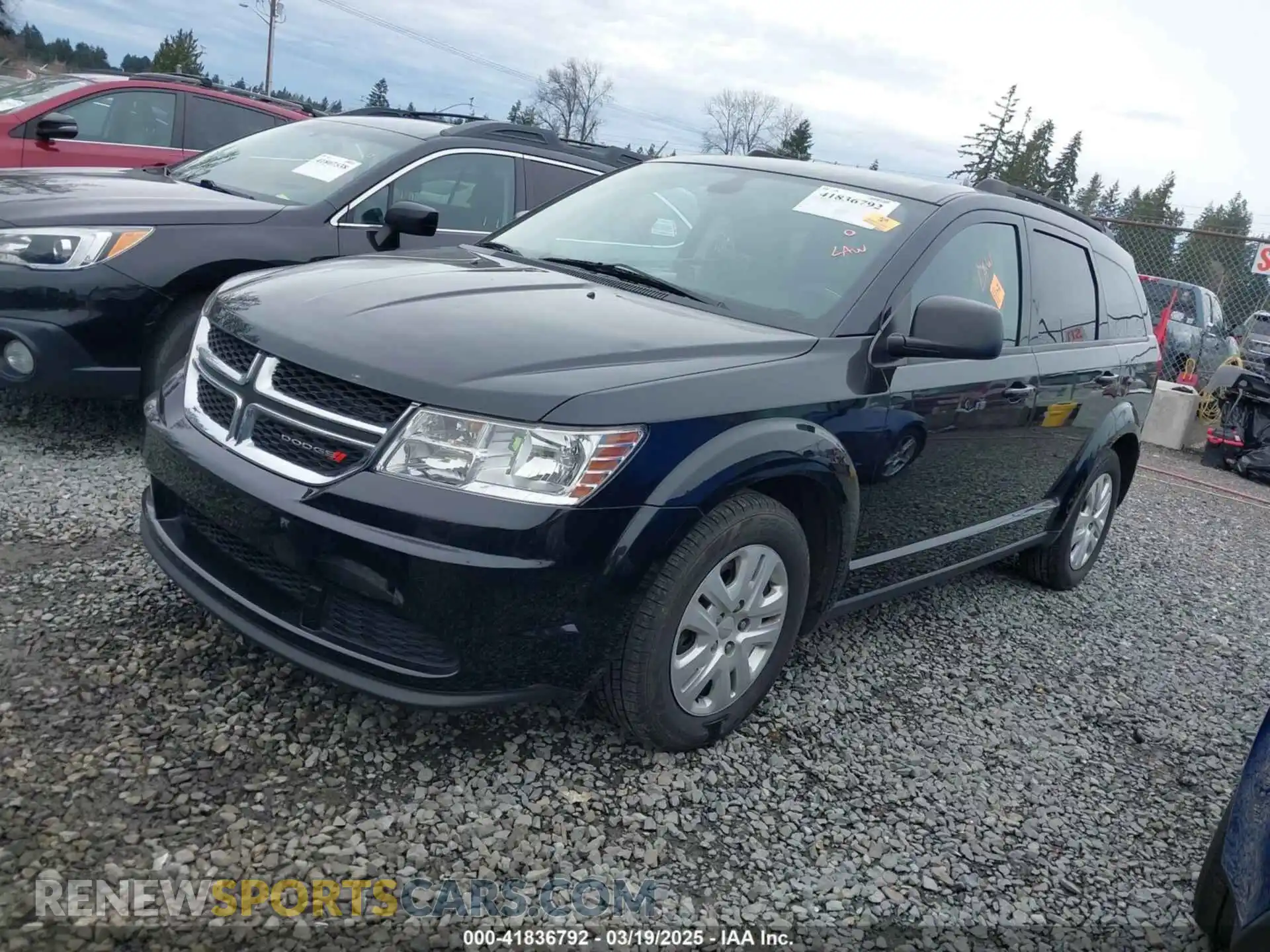 2 Photograph of a damaged car 3C4PDCAB3KT738093 DODGE JOURNEY 2019