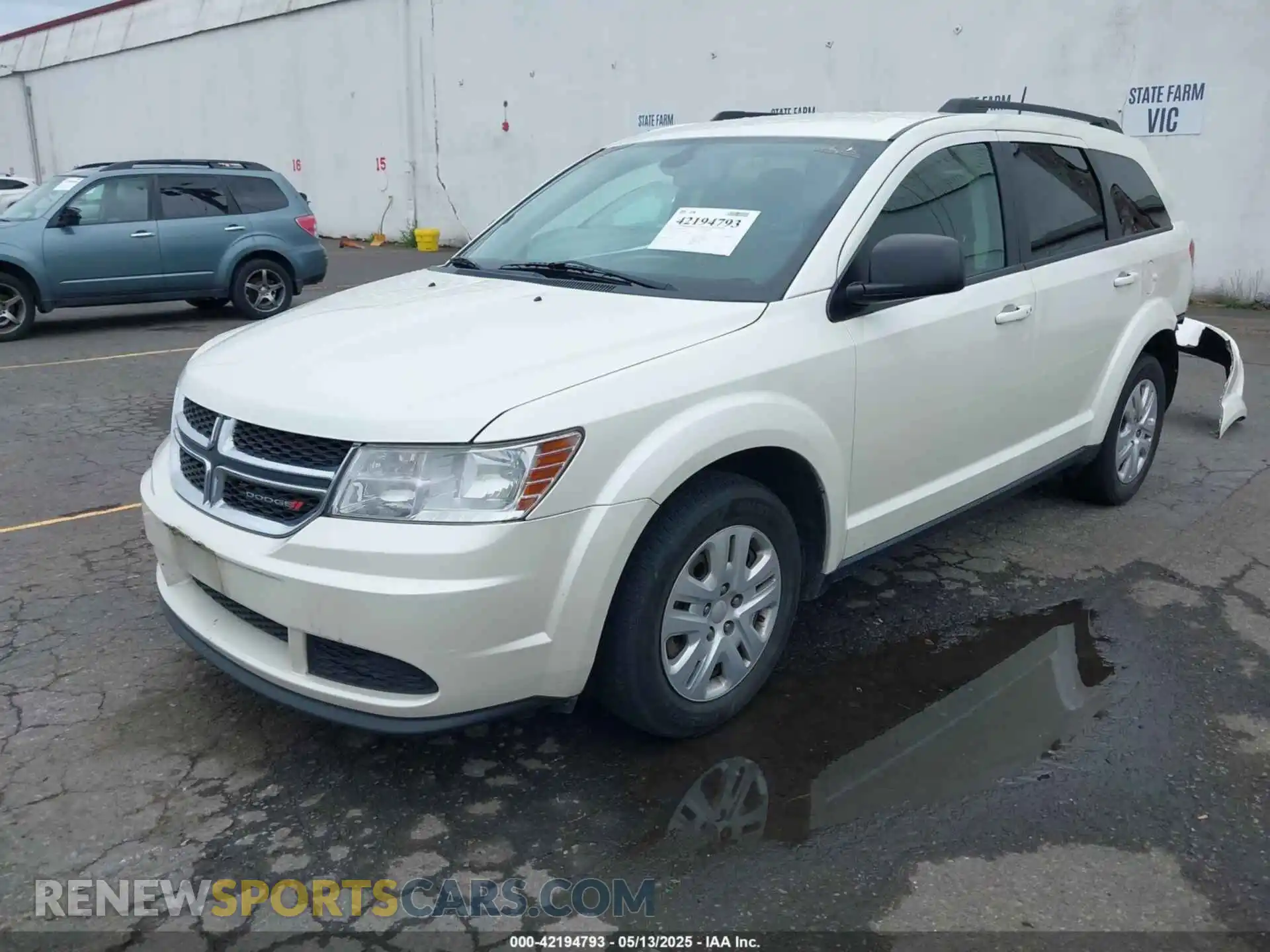 2 Photograph of a damaged car 3C4PDCAB3KT864437 DODGE JOURNEY 2019