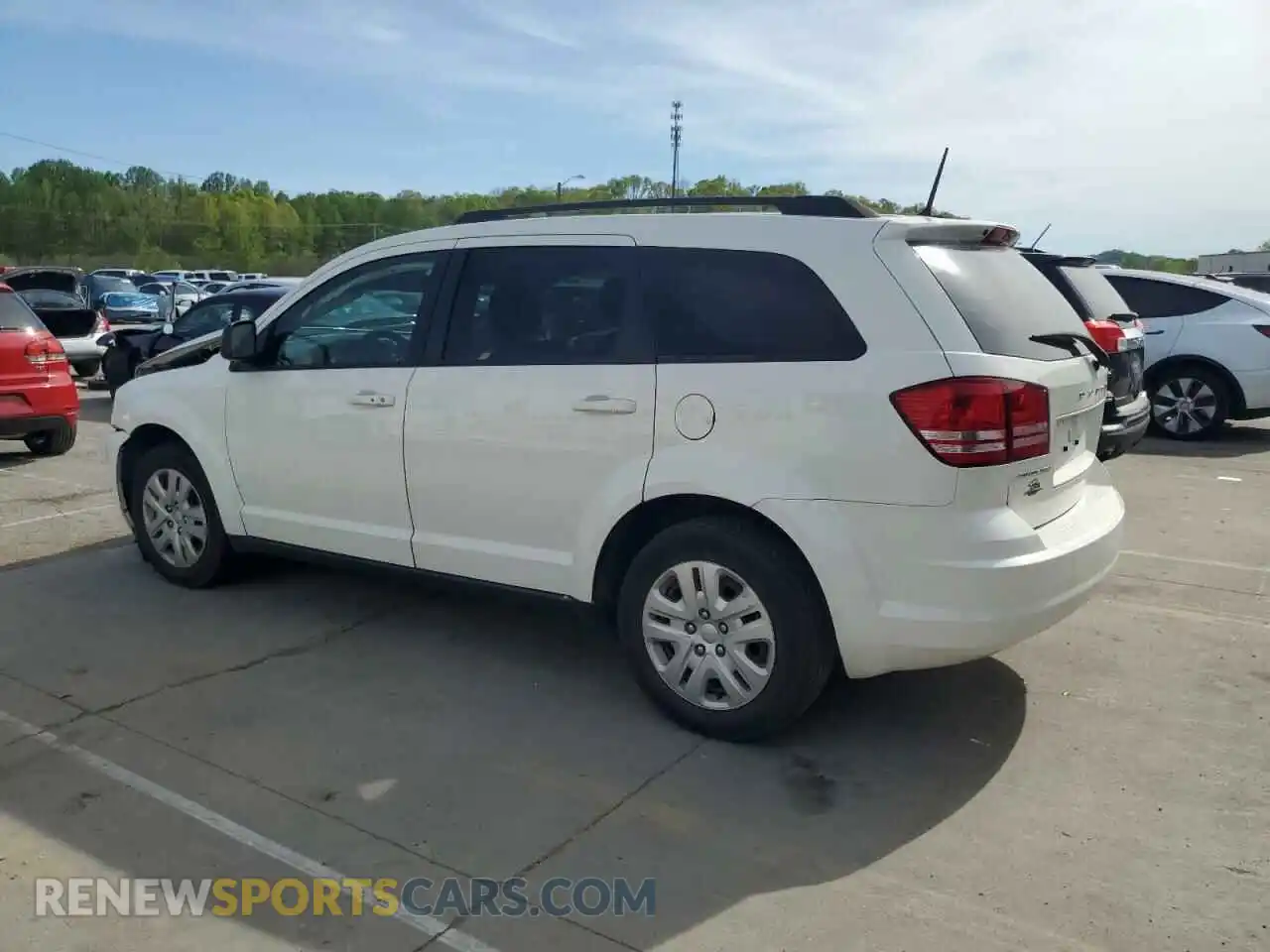 2 Photograph of a damaged car 3C4PDCAB4KT746719 DODGE JOURNEY 2019