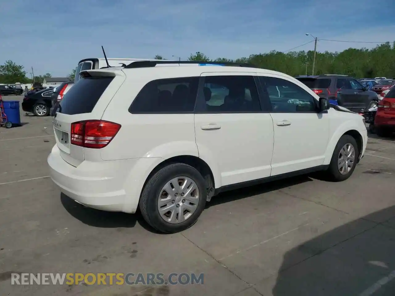 3 Photograph of a damaged car 3C4PDCAB4KT746719 DODGE JOURNEY 2019
