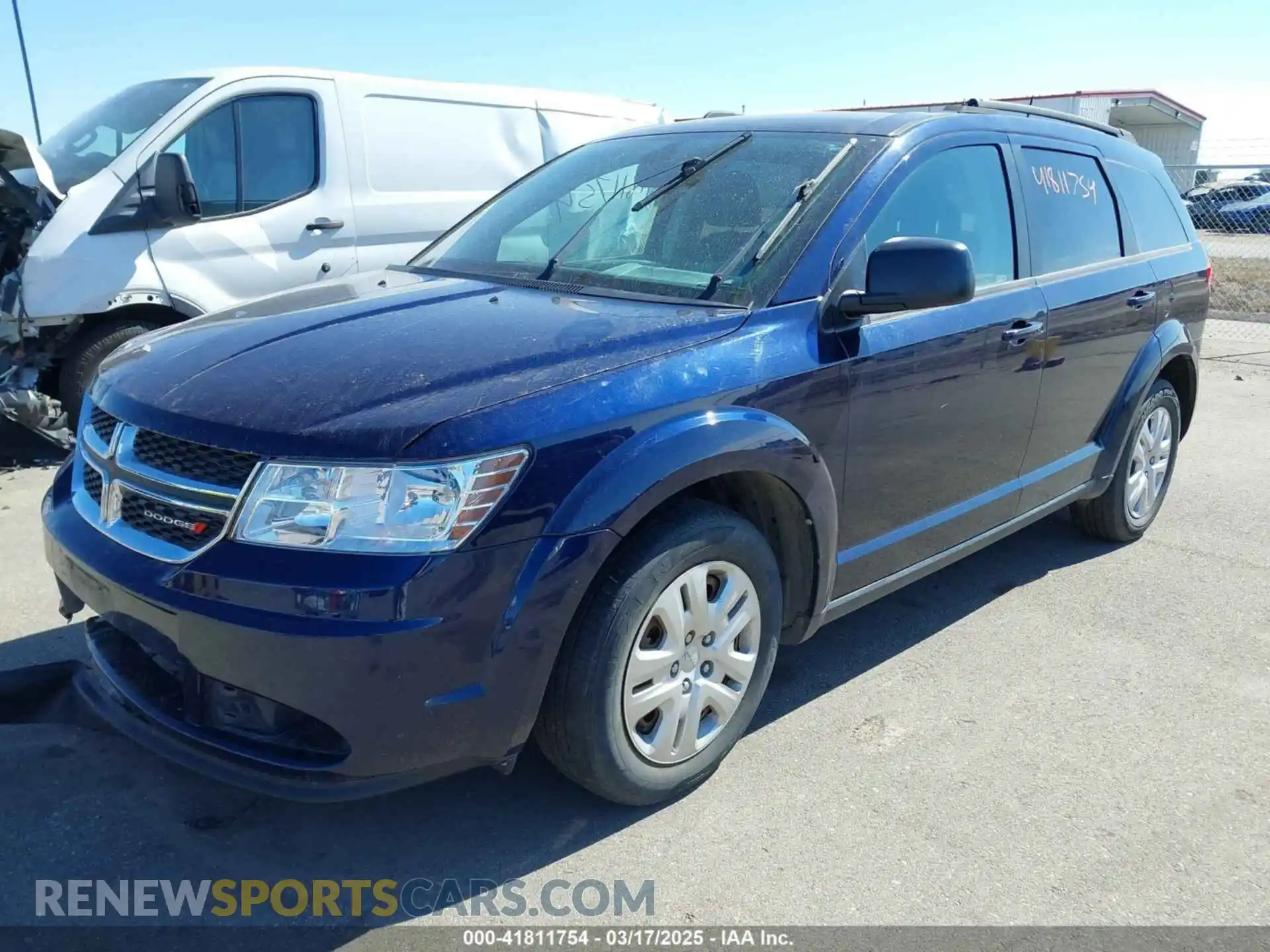 2 Photograph of a damaged car 3C4PDCAB4KT820768 DODGE JOURNEY 2019