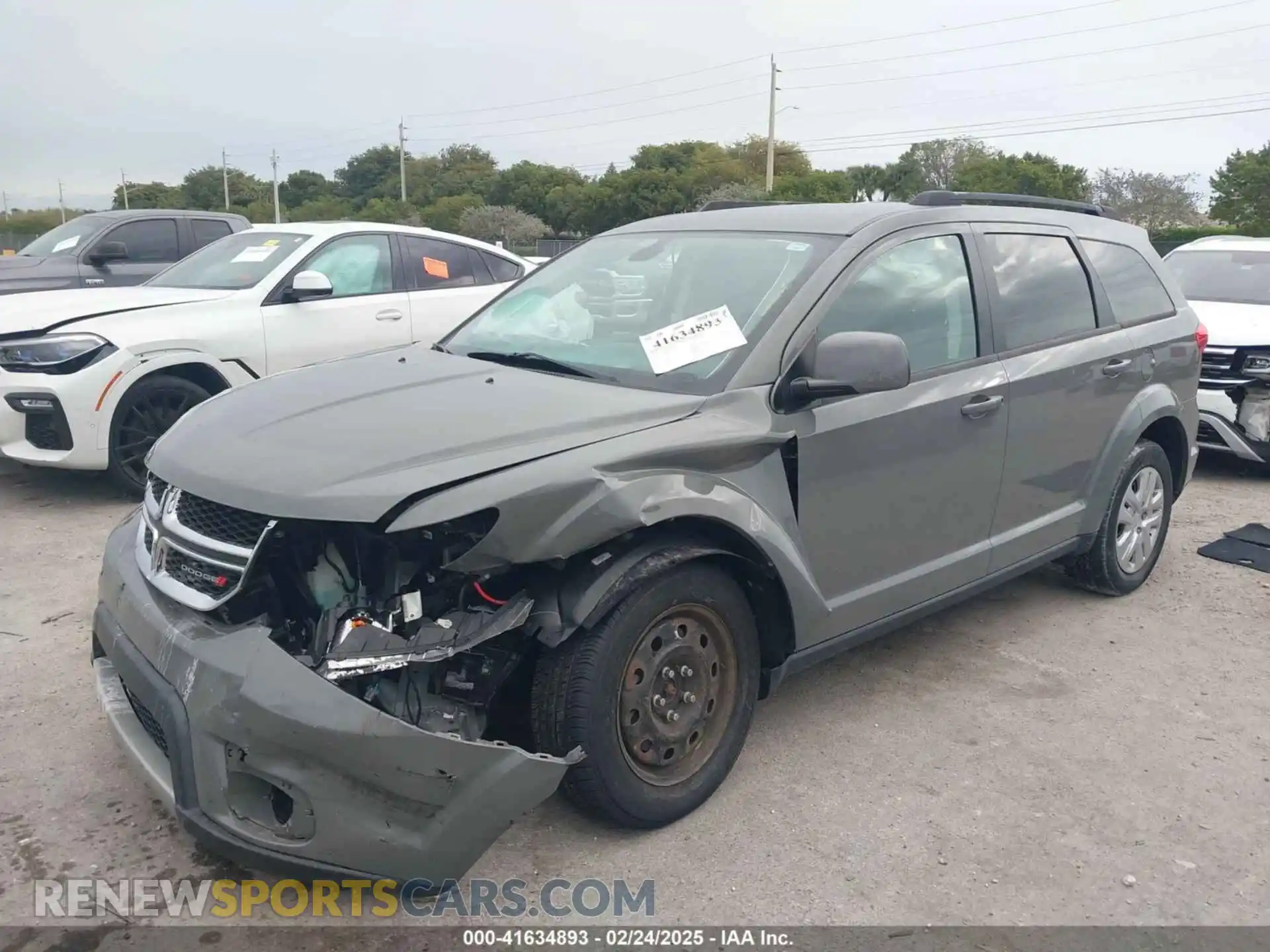 2 Photograph of a damaged car 3C4PDCBB0KT863373 DODGE JOURNEY 2019