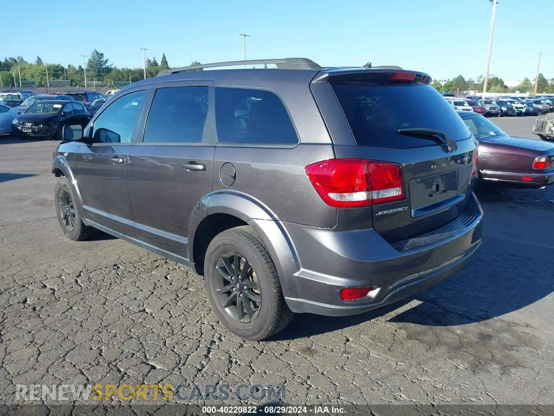 3 Photograph of a damaged car 3C4PDCBB0KT874812 DODGE JOURNEY 2019