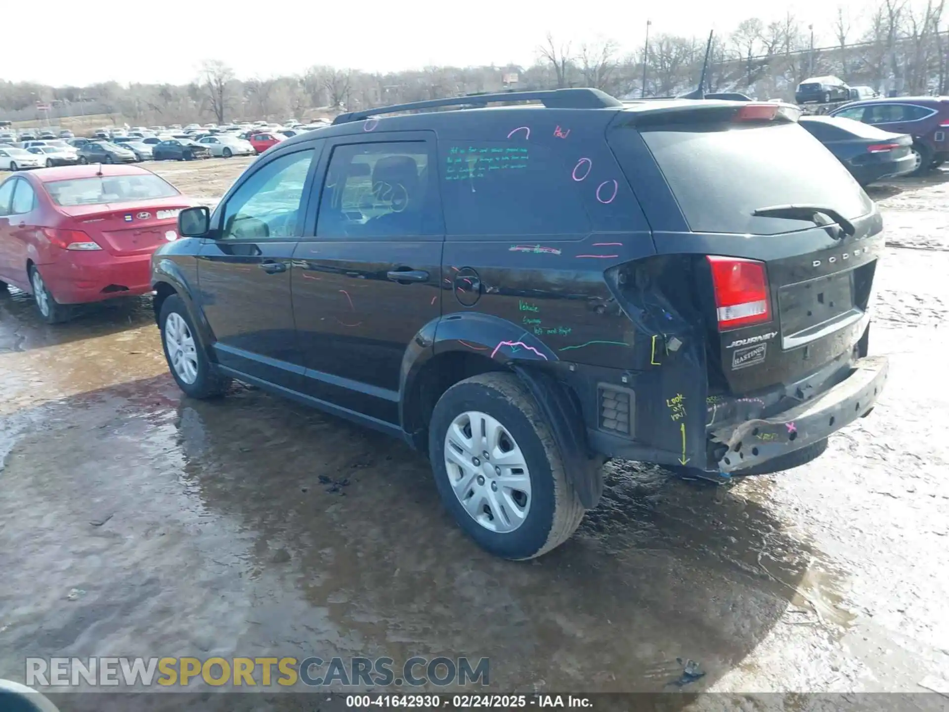 3 Photograph of a damaged car 3C4PDCBB1KT694545 DODGE JOURNEY 2019