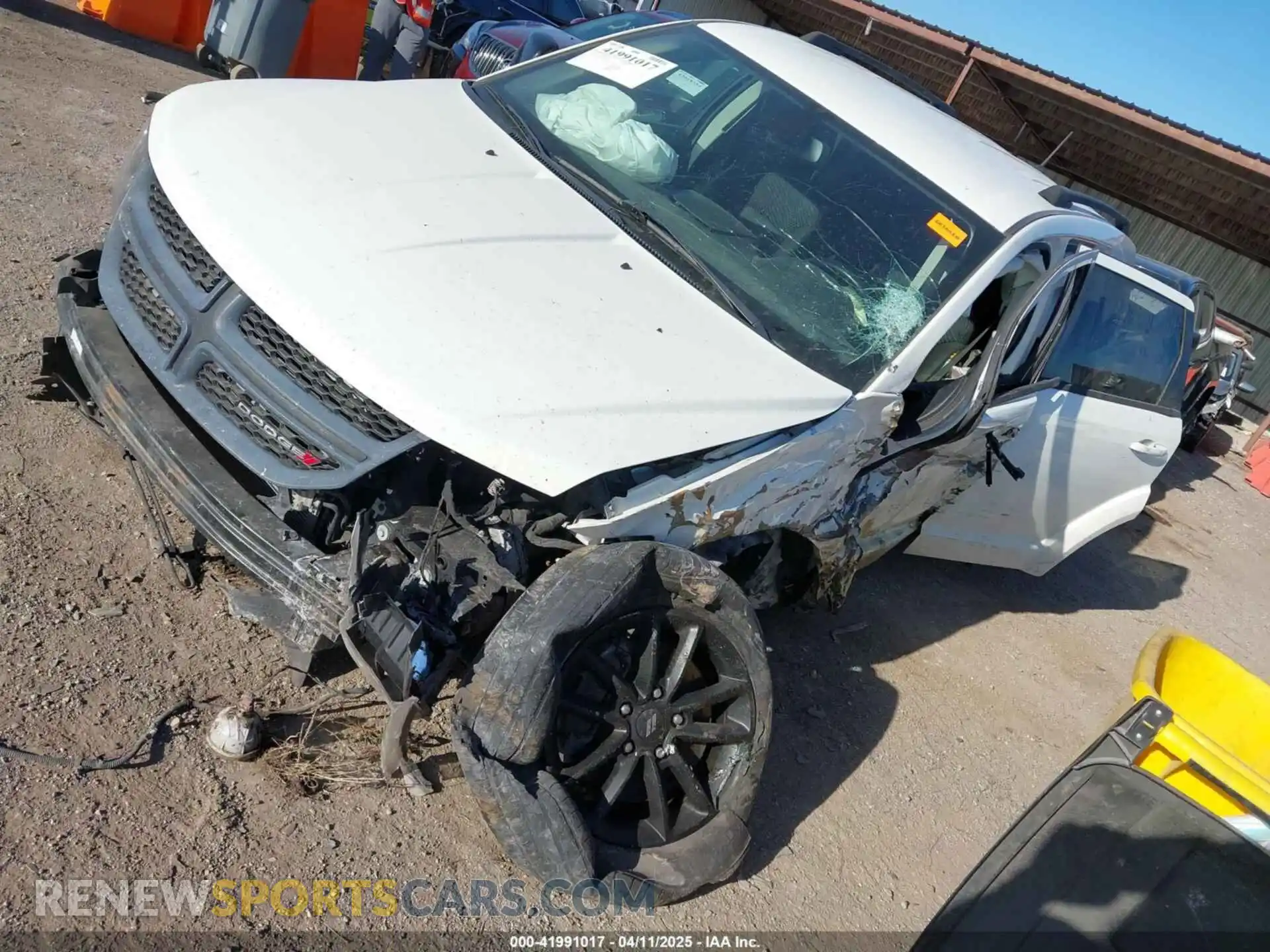 2 Photograph of a damaged car 3C4PDCBB1KT845139 DODGE JOURNEY 2019