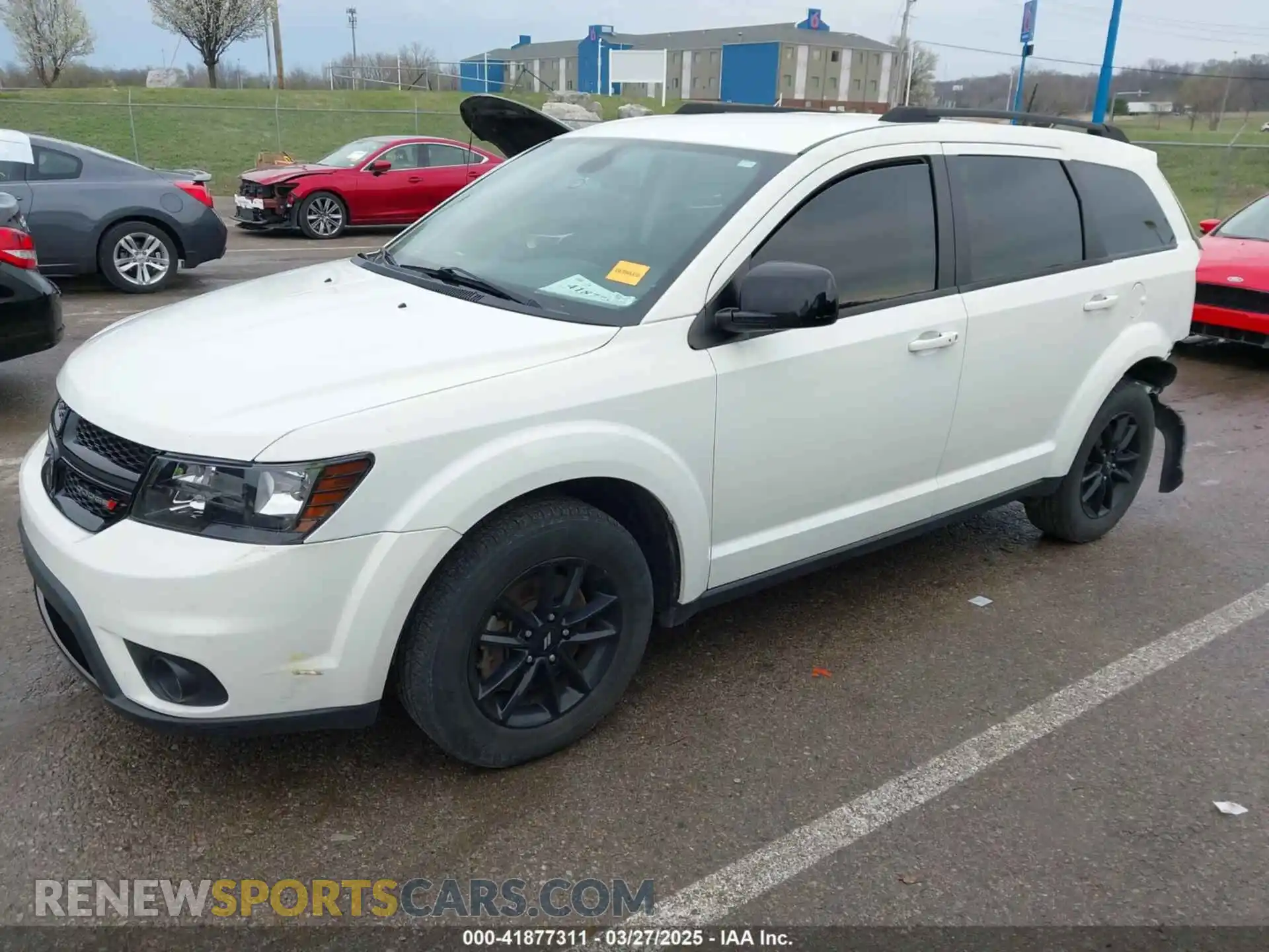 2 Photograph of a damaged car 3C4PDCBB1KT845643 DODGE JOURNEY 2019