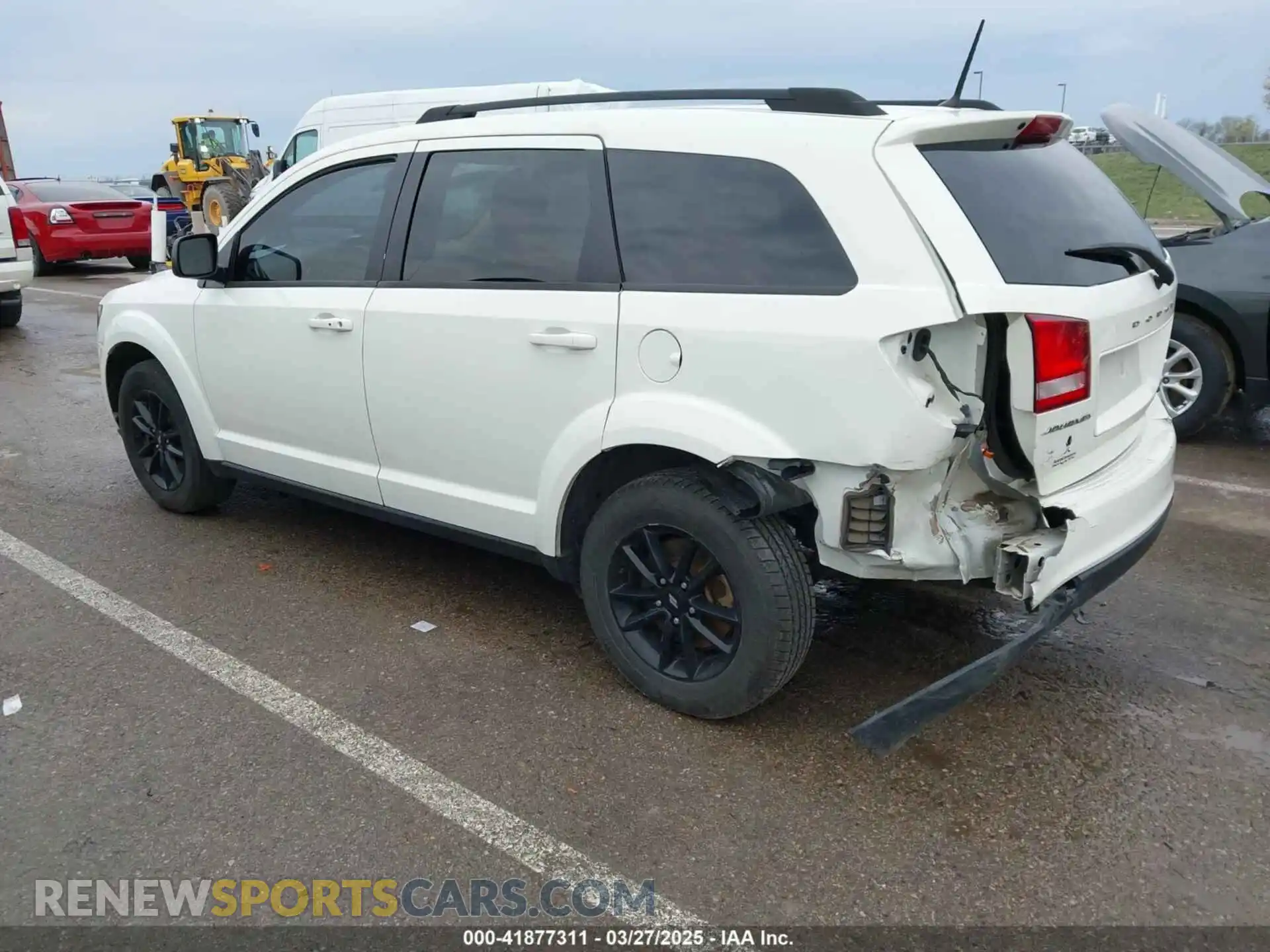 3 Photograph of a damaged car 3C4PDCBB1KT845643 DODGE JOURNEY 2019