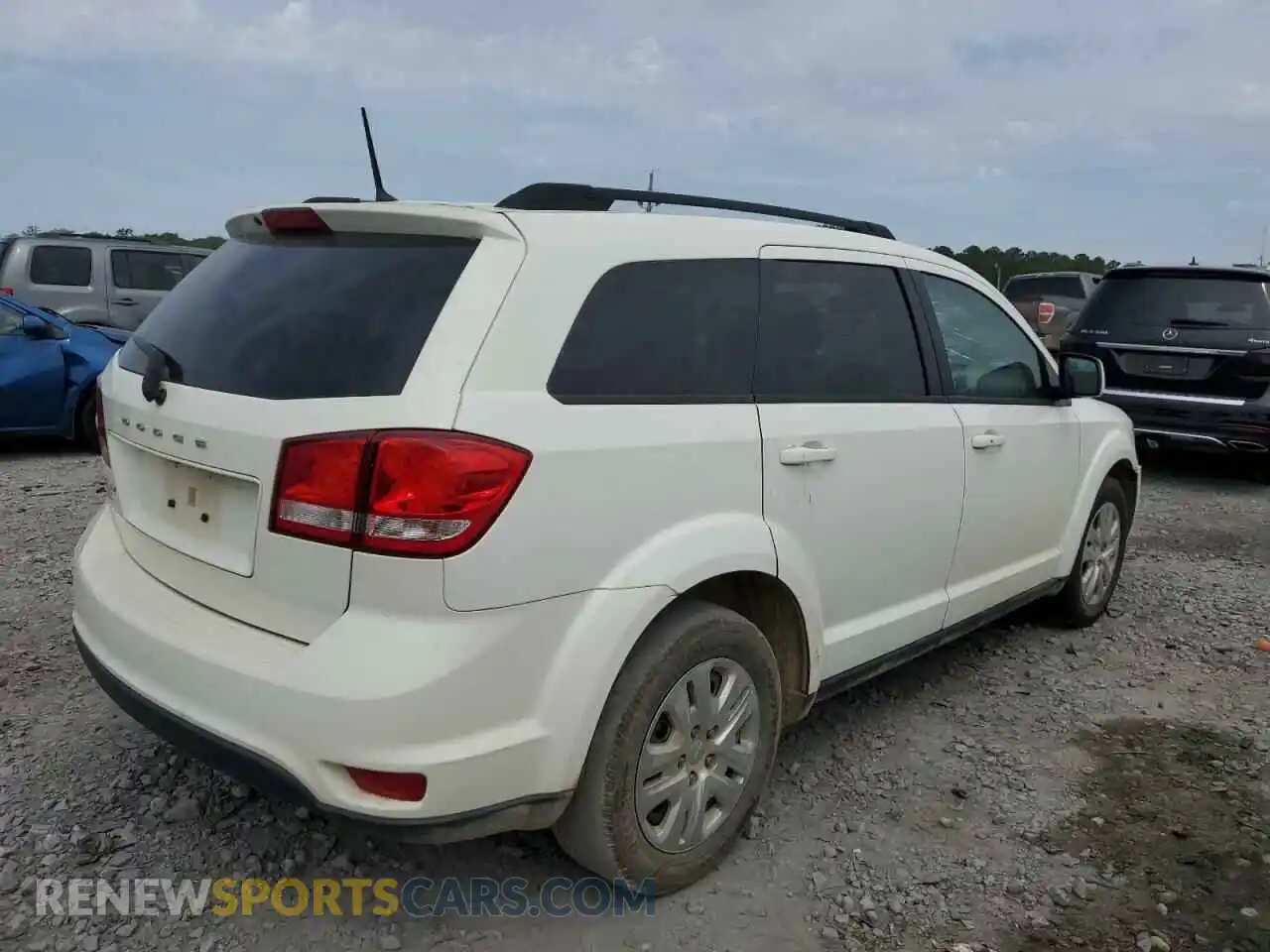 3 Photograph of a damaged car 3C4PDCBB4KT719132 DODGE JOURNEY 2019