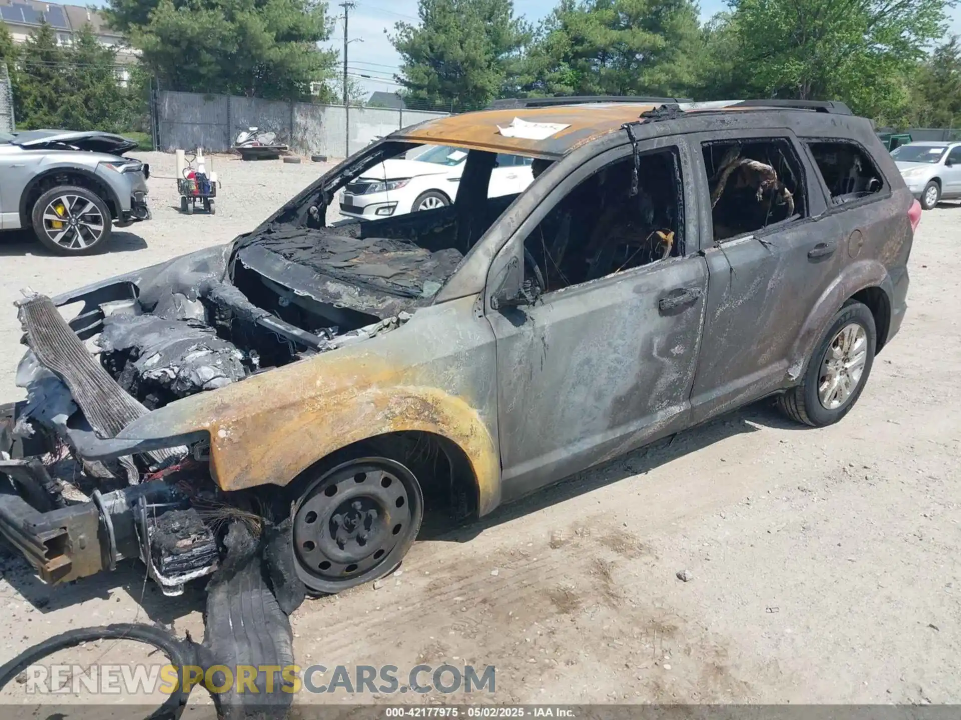 2 Photograph of a damaged car 3C4PDCBB4KT732026 DODGE JOURNEY 2019