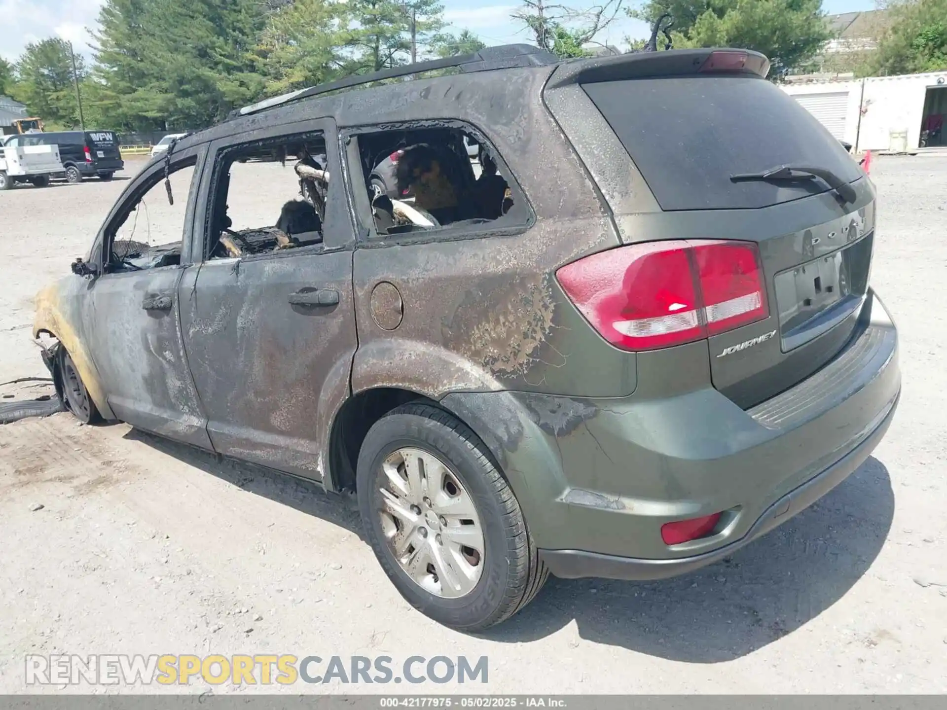 3 Photograph of a damaged car 3C4PDCBB4KT732026 DODGE JOURNEY 2019