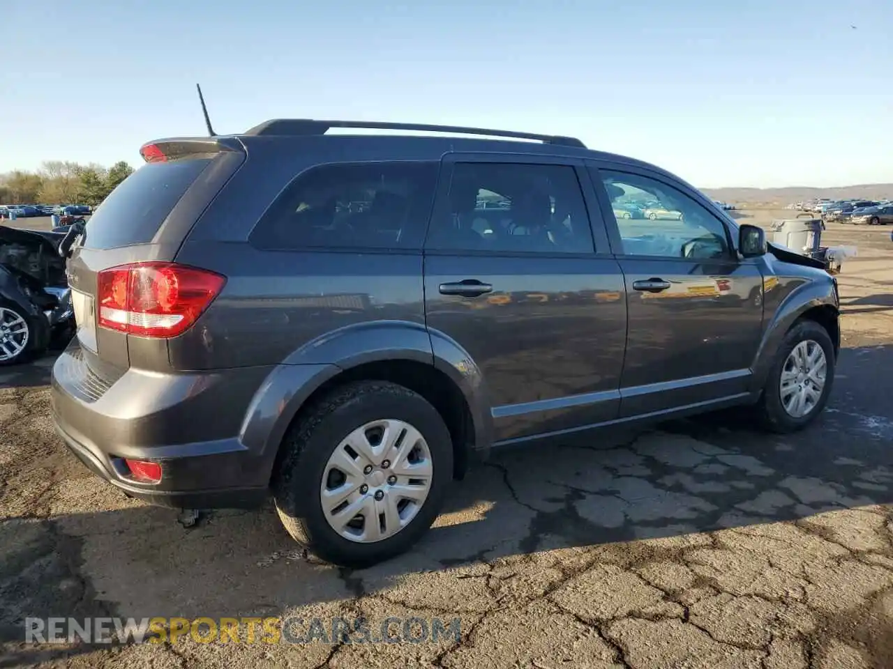 3 Photograph of a damaged car 3C4PDCBB4KT845488 DODGE JOURNEY 2019