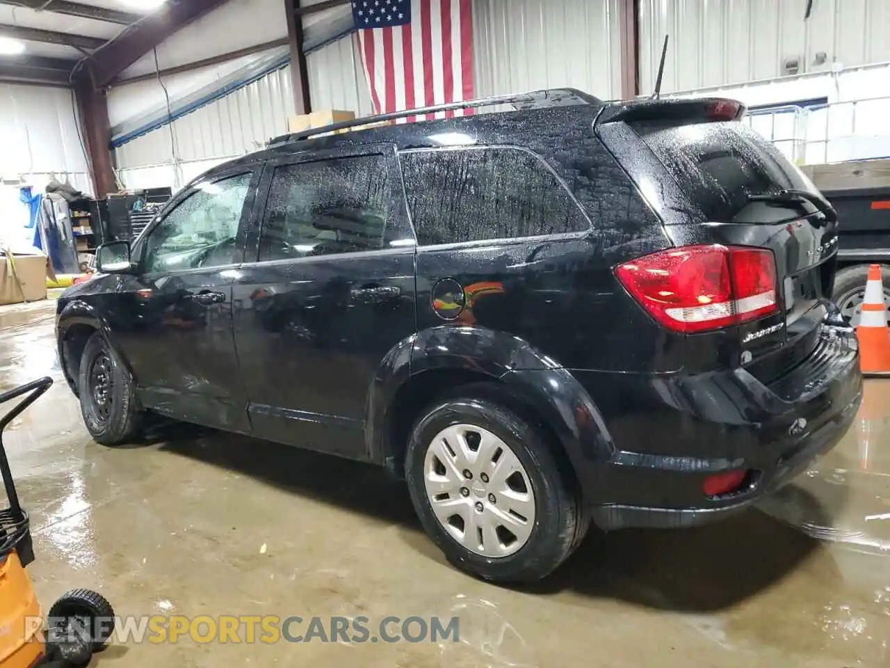 2 Photograph of a damaged car 3C4PDCBB4KT872822 DODGE JOURNEY 2019