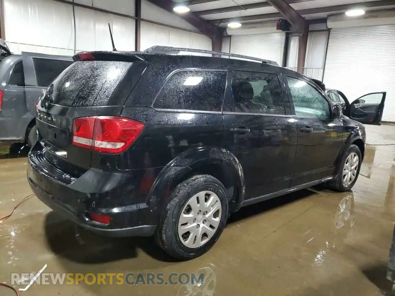 3 Photograph of a damaged car 3C4PDCBB4KT872822 DODGE JOURNEY 2019