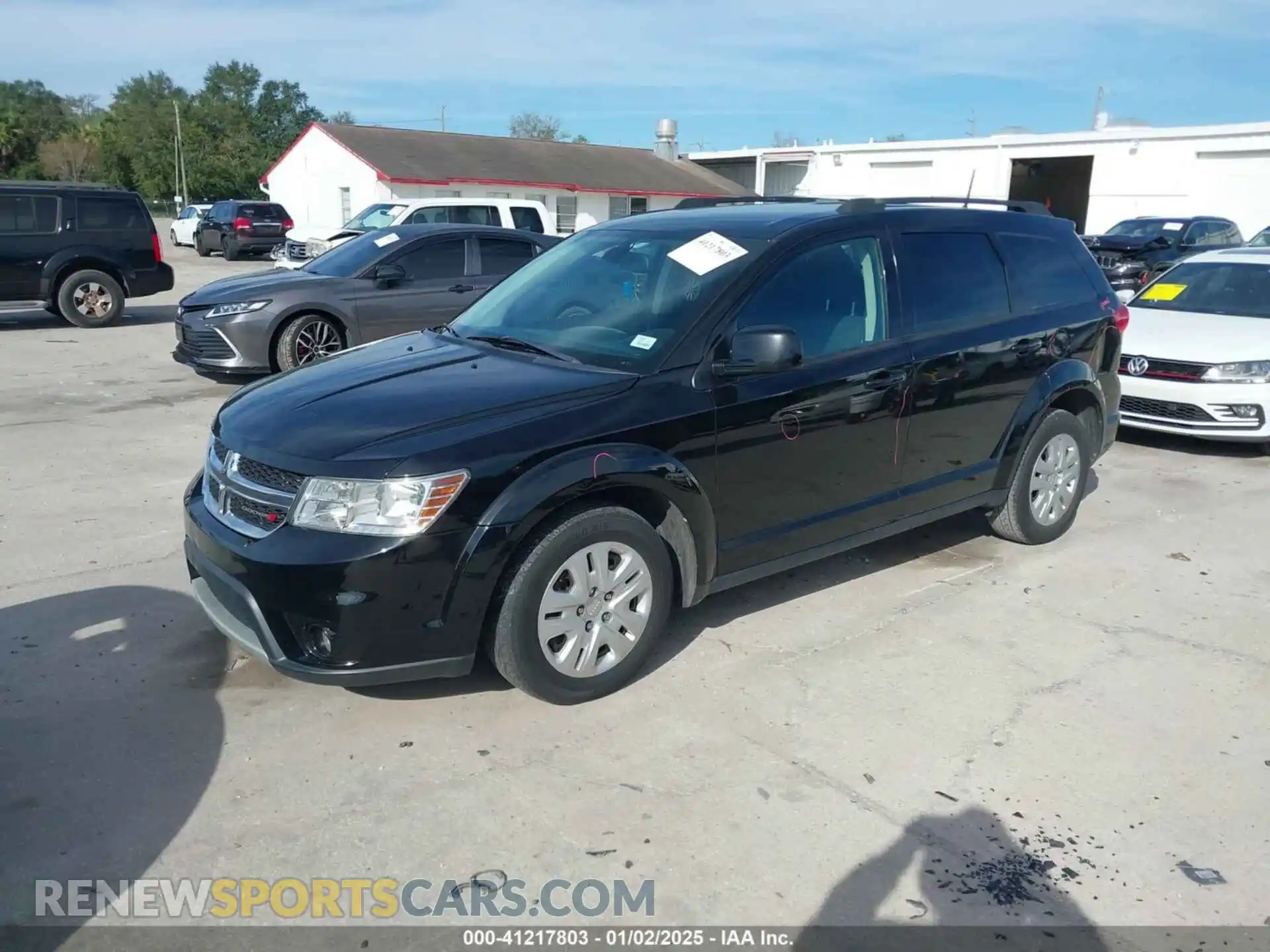 2 Photograph of a damaged car 3C4PDCBB5KT708124 DODGE JOURNEY 2019