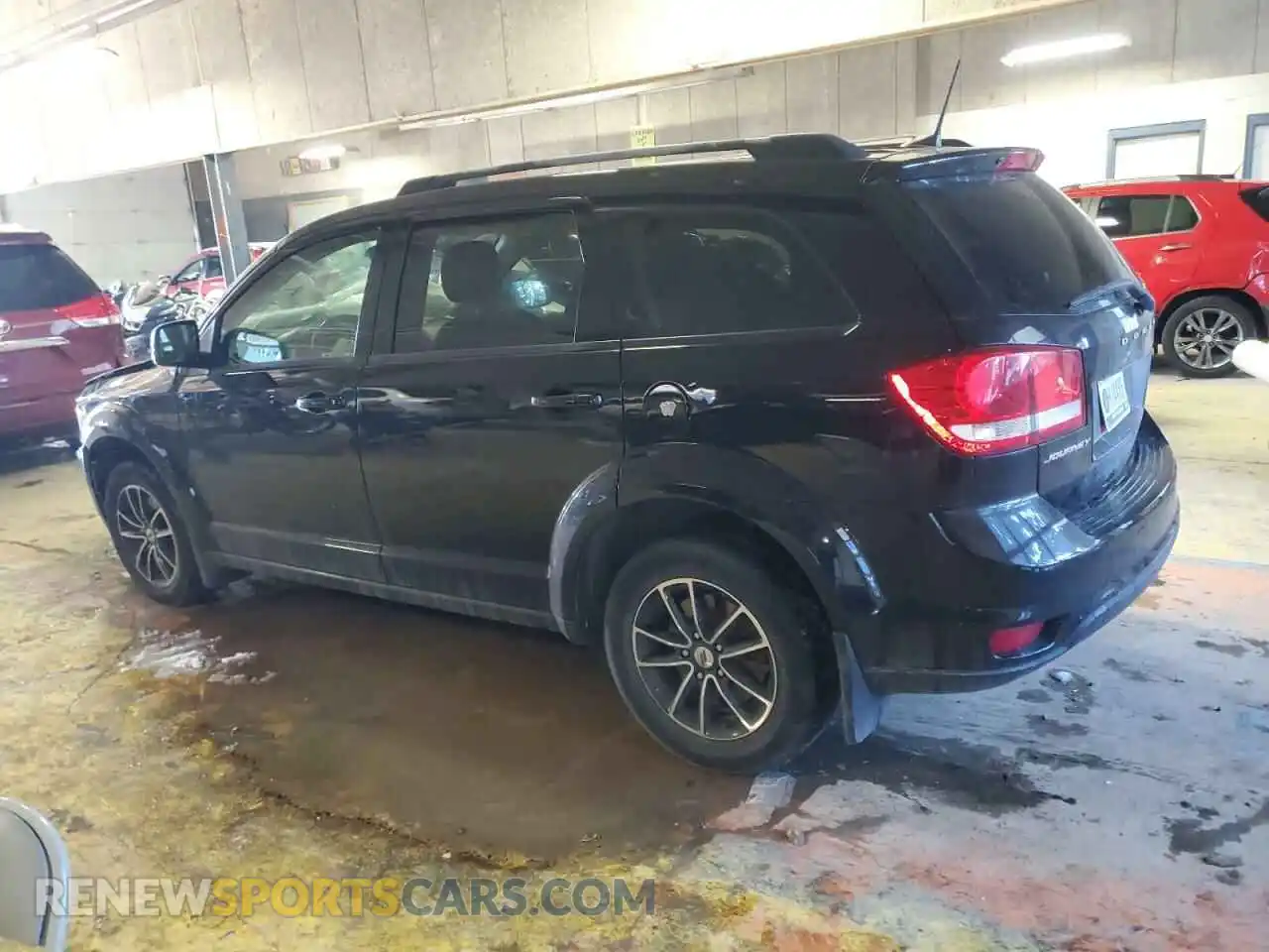 2 Photograph of a damaged car 3C4PDCBB5KT719463 DODGE JOURNEY 2019