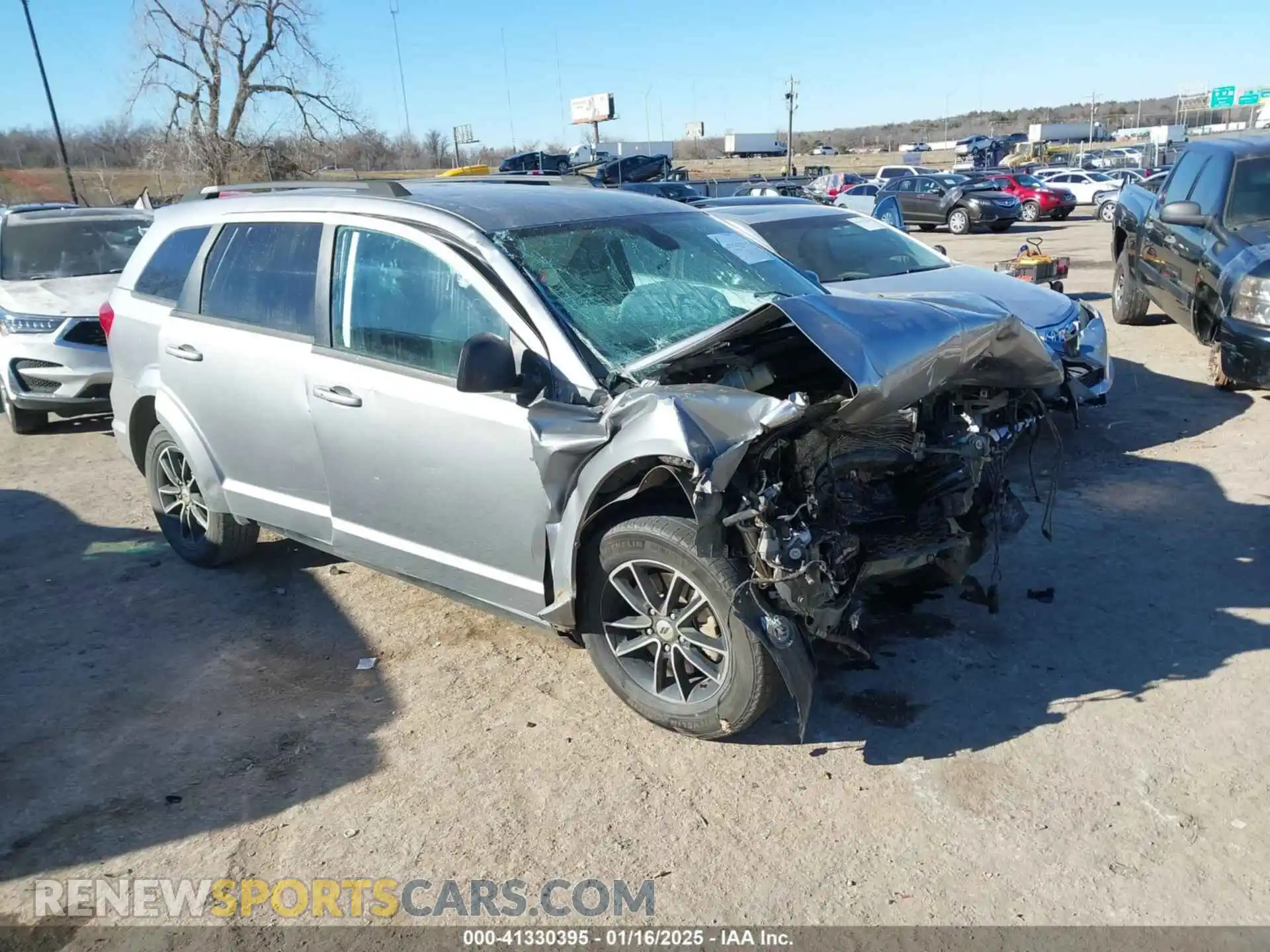 1 Photograph of a damaged car 3C4PDCBB6KT738488 DODGE JOURNEY 2019