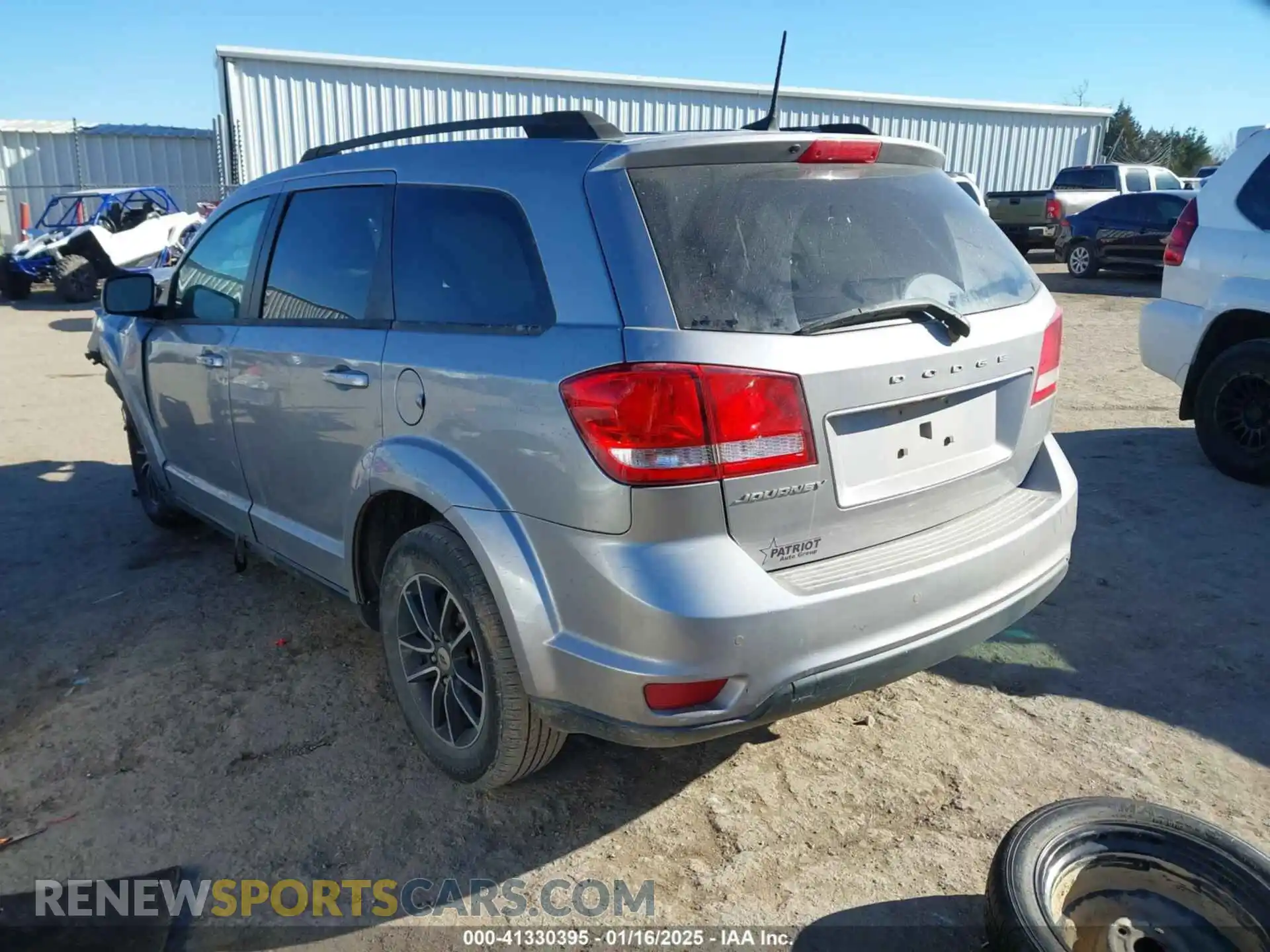 3 Photograph of a damaged car 3C4PDCBB6KT738488 DODGE JOURNEY 2019