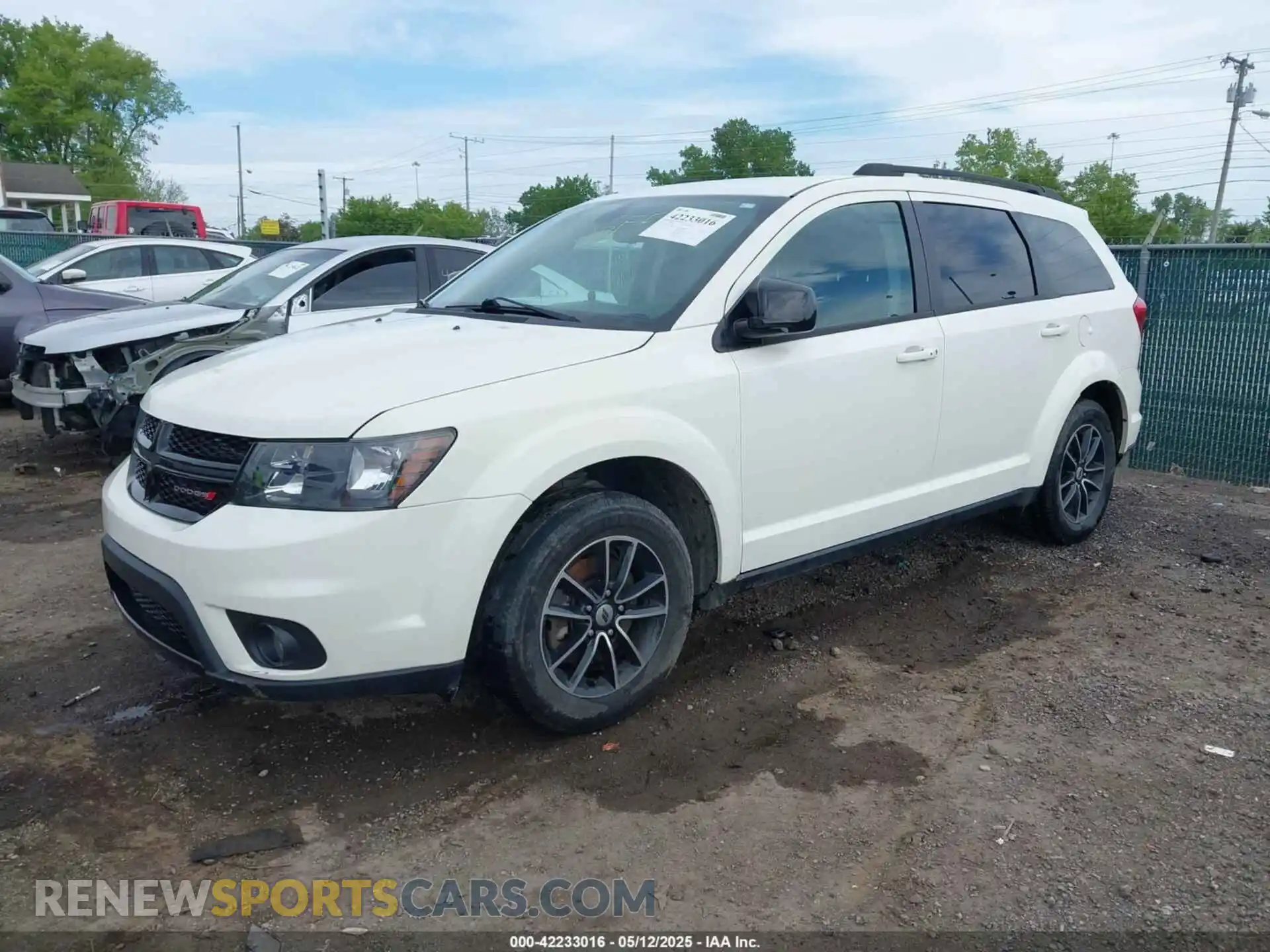 2 Photograph of a damaged car 3C4PDCBBXKT738042 DODGE JOURNEY 2019