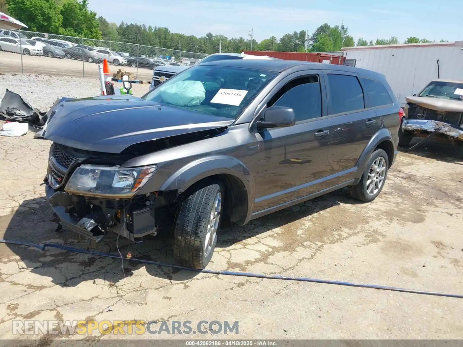 2 Photograph of a damaged car 3C4PDCEG6KT680504 DODGE JOURNEY 2019