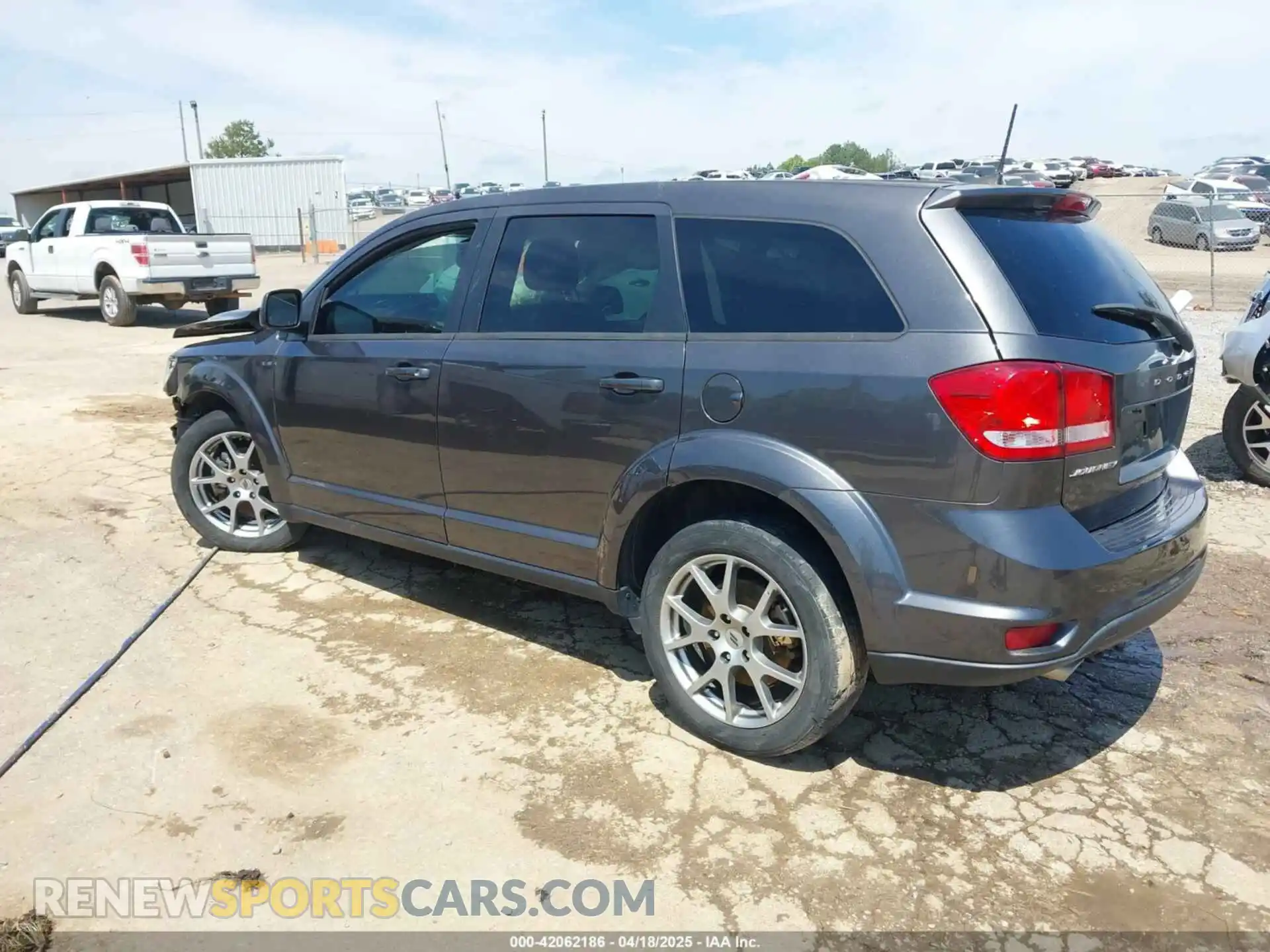 3 Photograph of a damaged car 3C4PDCEG6KT680504 DODGE JOURNEY 2019