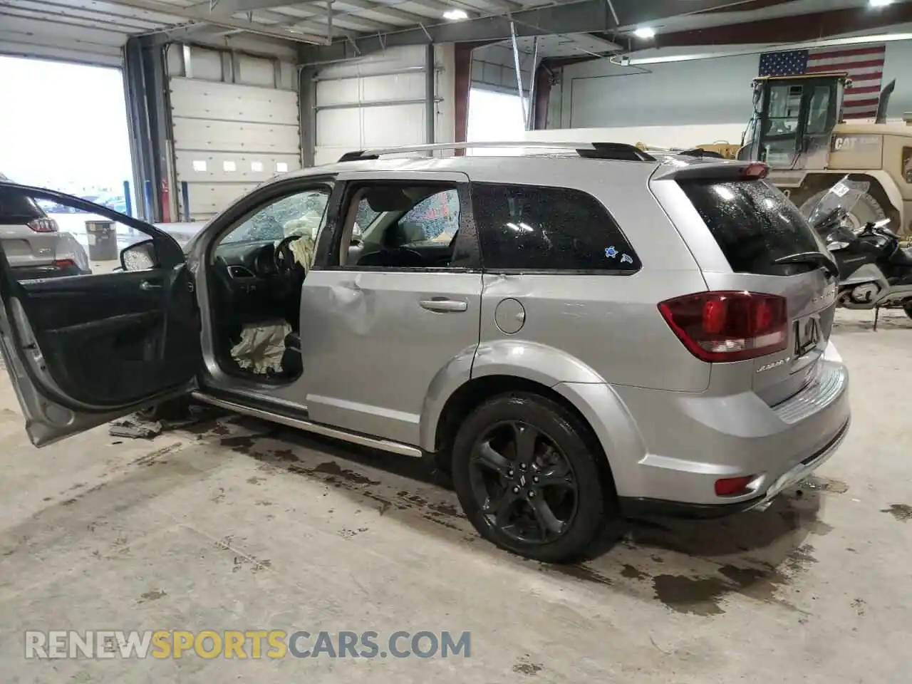 2 Photograph of a damaged car 3C4PDCGG1KT686675 DODGE JOURNEY 2019