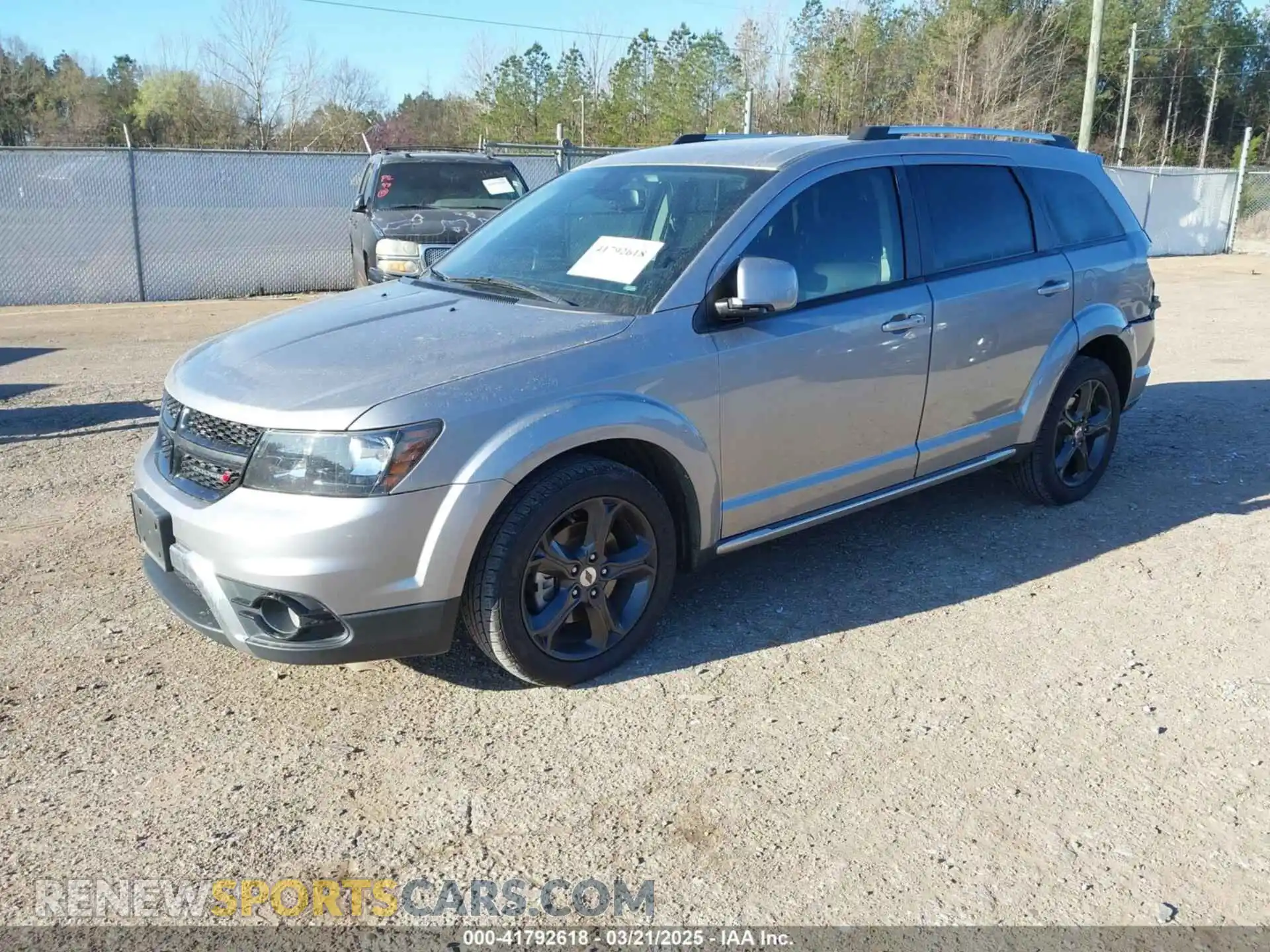 2 Photograph of a damaged car 3C4PDCGG6KT841317 DODGE JOURNEY 2019