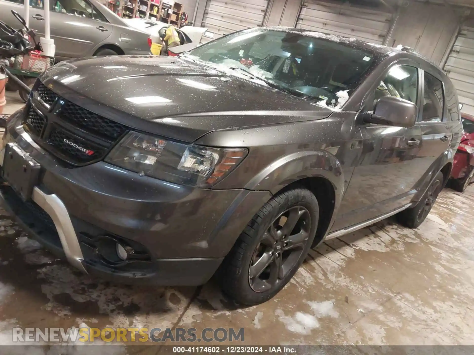2 Photograph of a damaged car 3C4PDCGG8KT680839 DODGE JOURNEY 2019