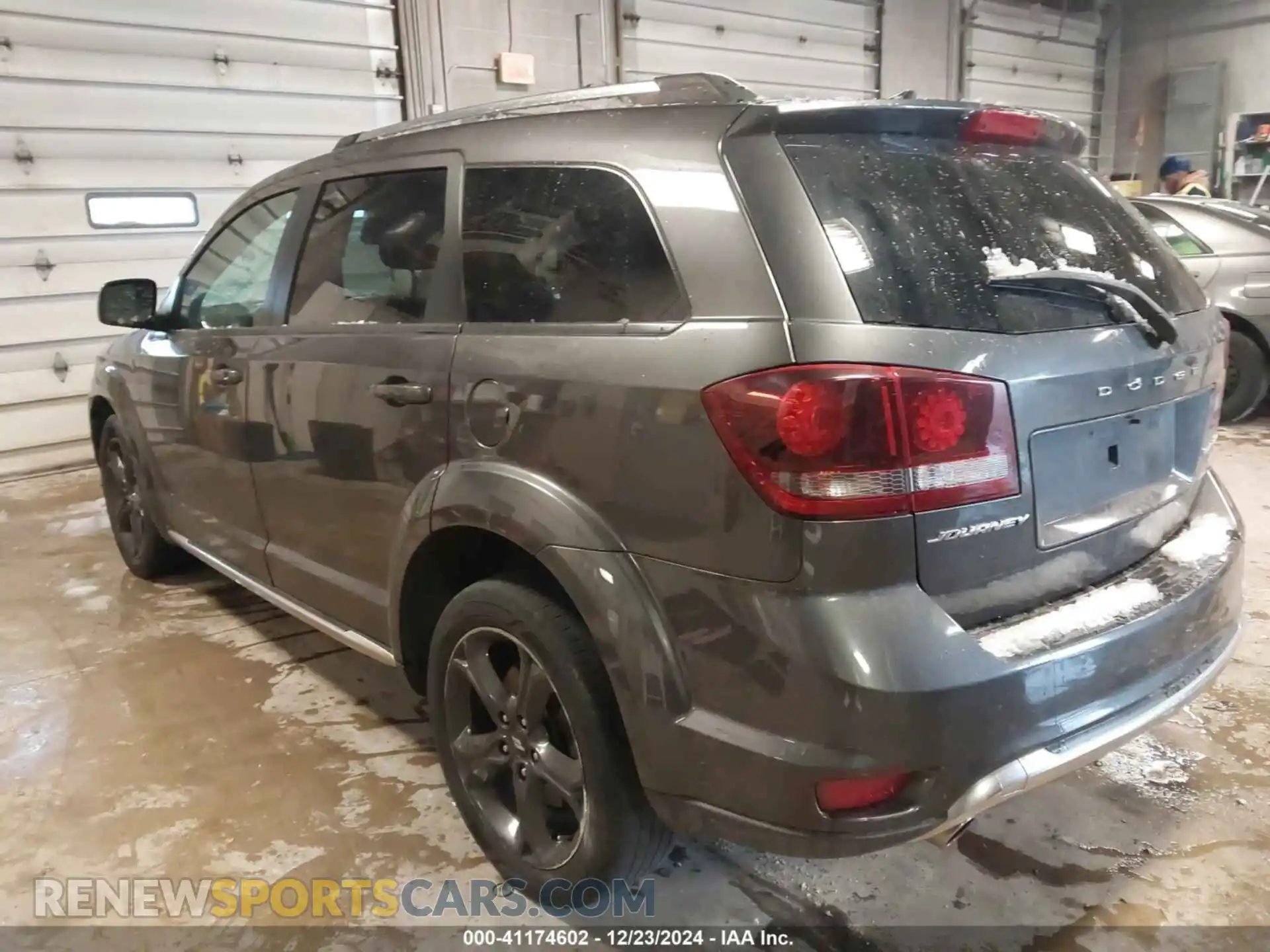 3 Photograph of a damaged car 3C4PDCGG8KT680839 DODGE JOURNEY 2019