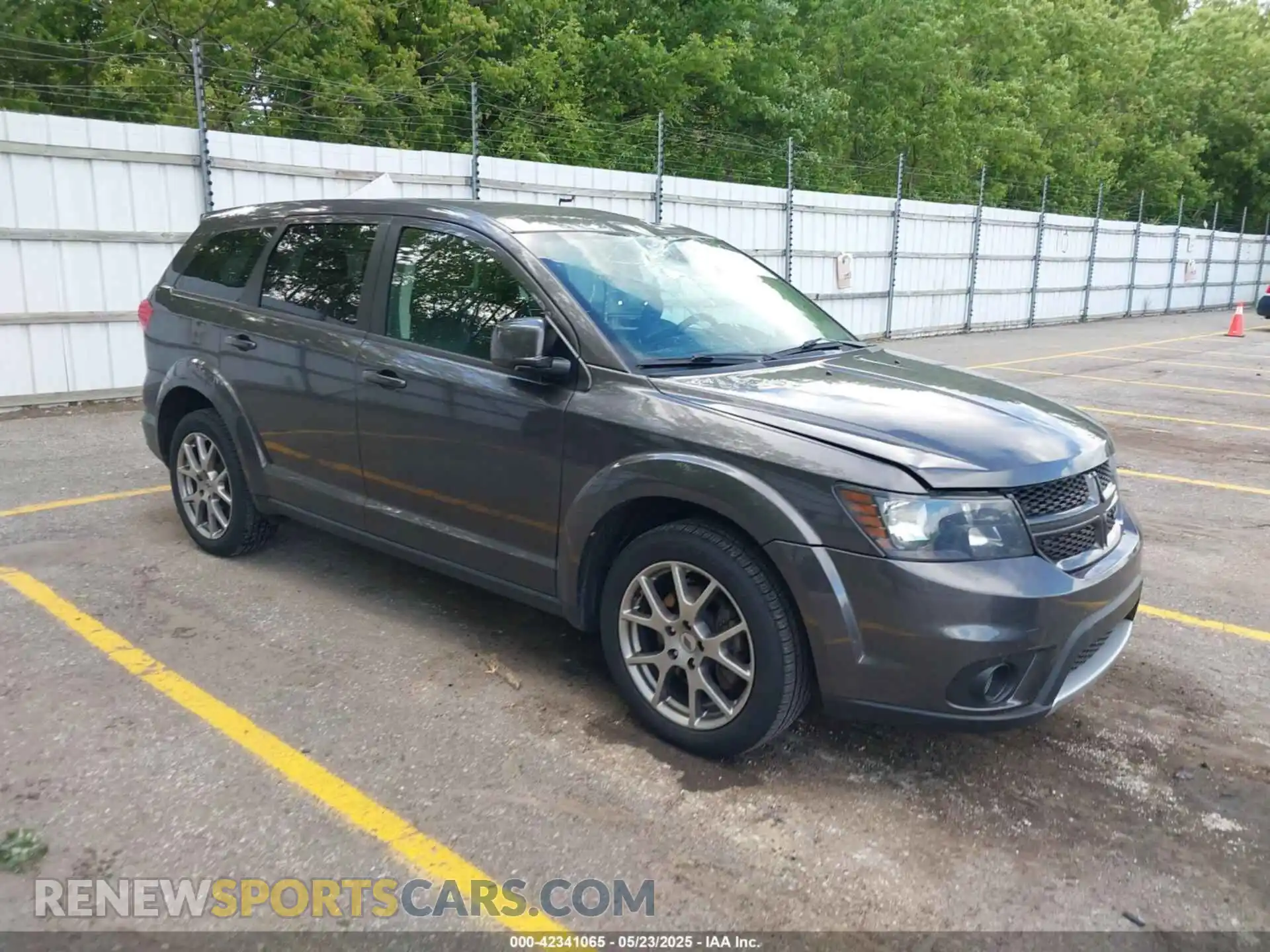 1 Photograph of a damaged car 3C4PDDEG3KT681535 DODGE JOURNEY 2019