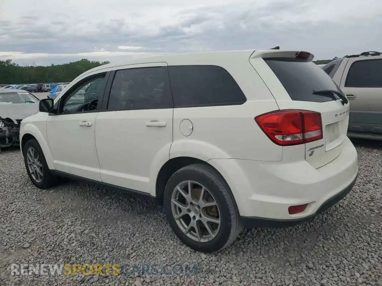 2 Photograph of a damaged car 3C4PDDEG3KT701802 DODGE JOURNEY 2019