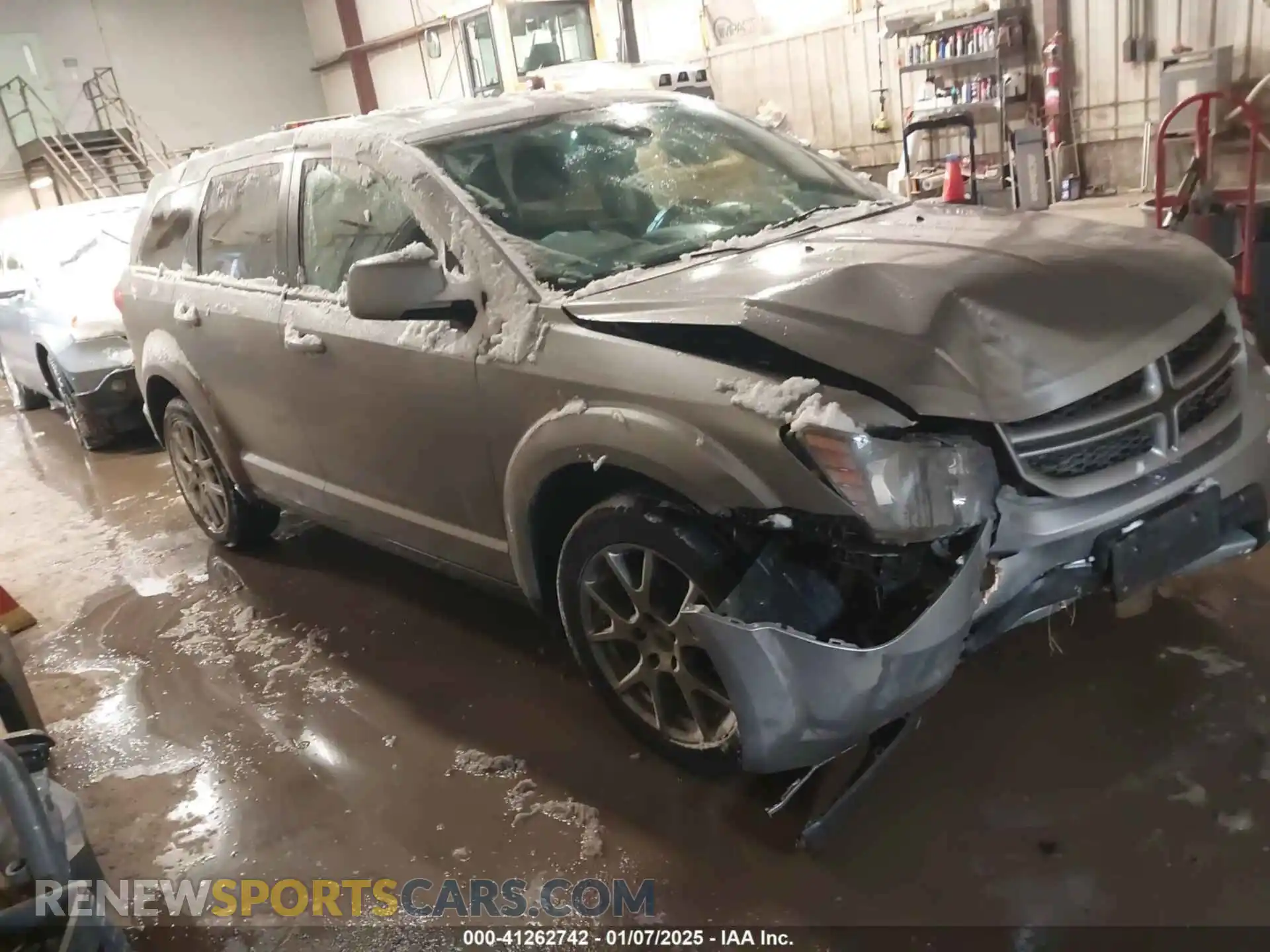 1 Photograph of a damaged car 3C4PDDEG9KT769926 DODGE JOURNEY 2019