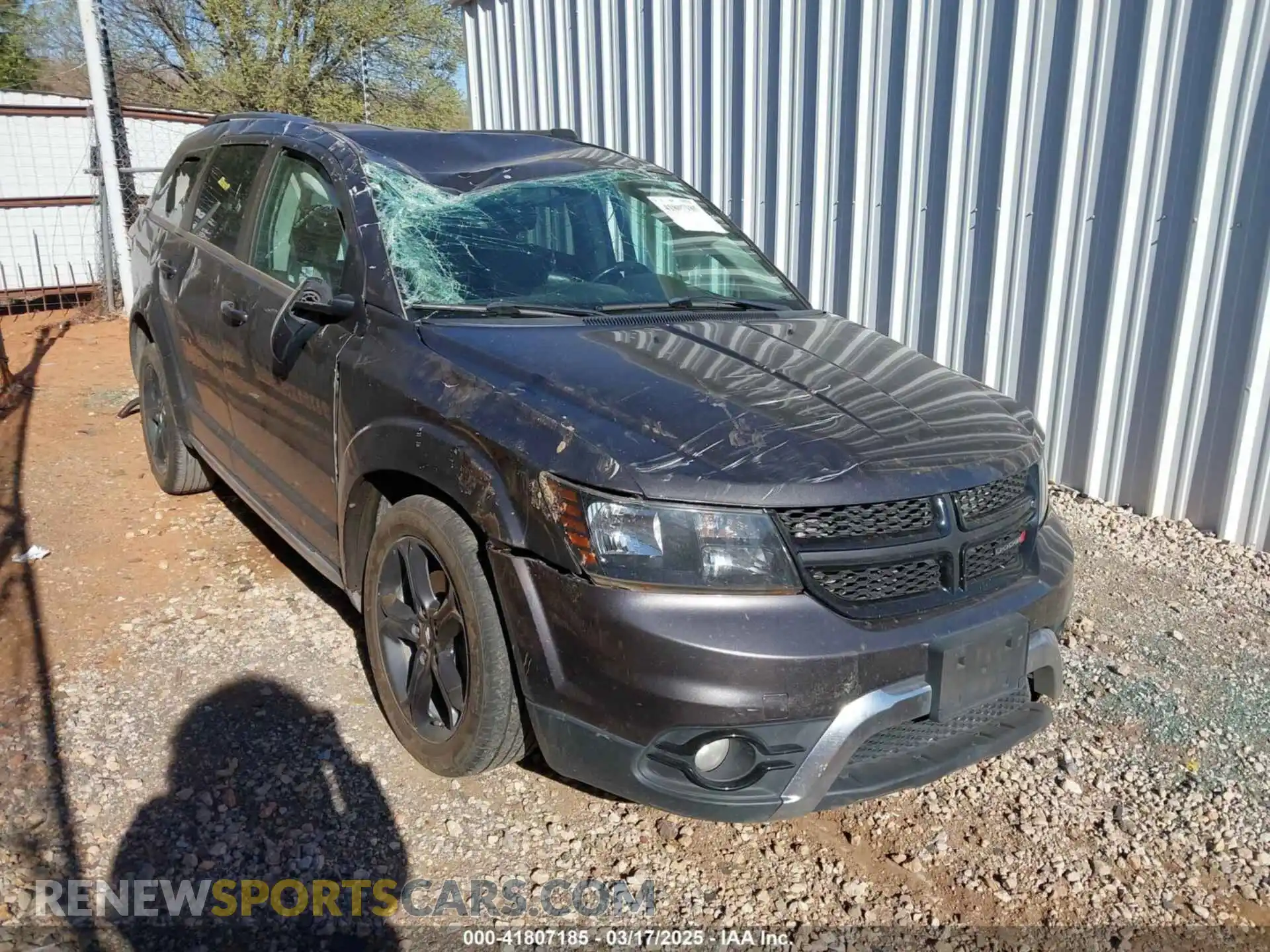 1 Photograph of a damaged car 3C4PDDGG1KT841067 DODGE JOURNEY 2019