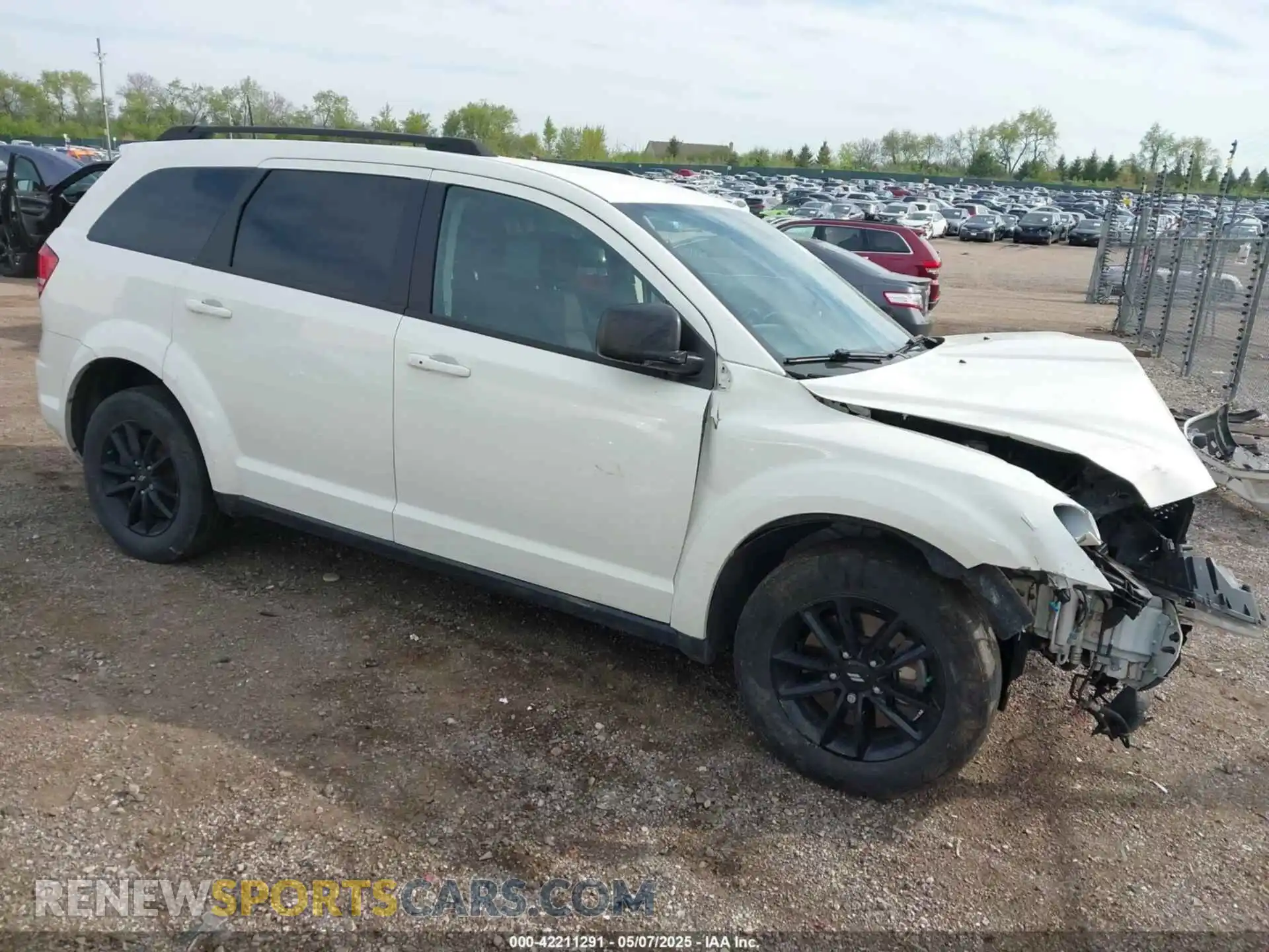 1 Photograph of a damaged car 3C4PDCAB0LT180284 DODGE JOURNEY 2020