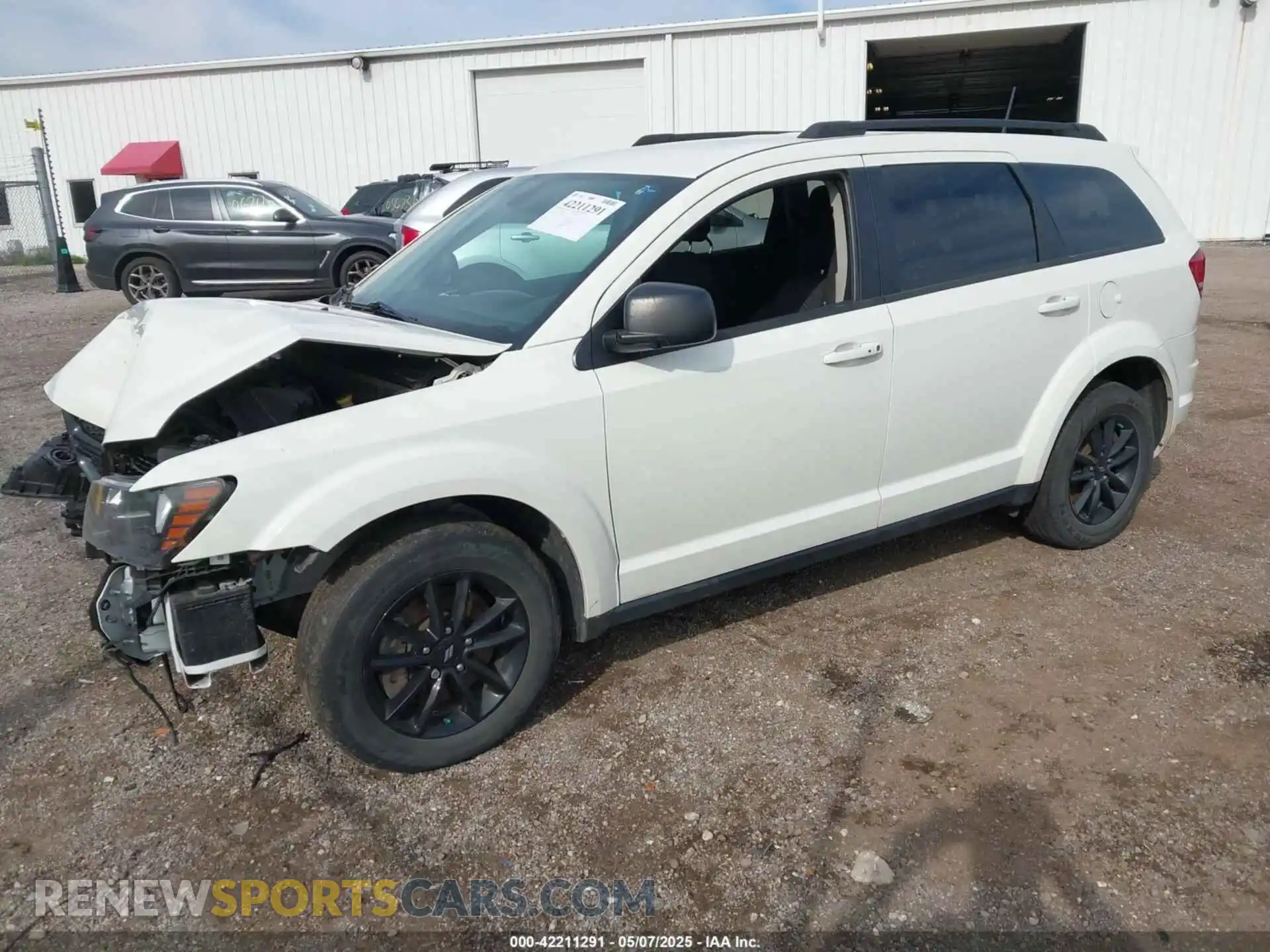 2 Photograph of a damaged car 3C4PDCAB0LT180284 DODGE JOURNEY 2020