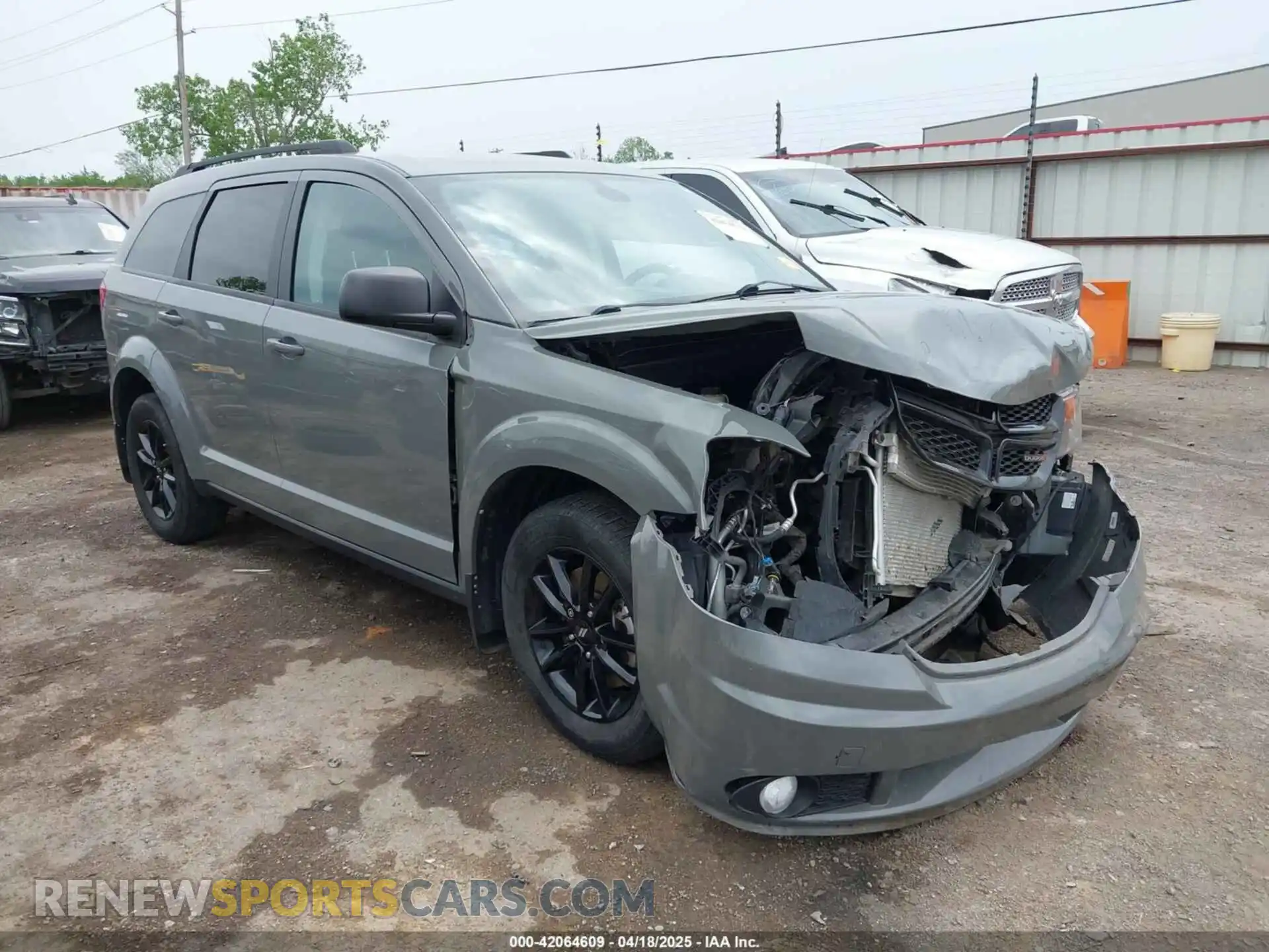 1 Photograph of a damaged car 3C4PDCAB0LT253914 DODGE JOURNEY 2020