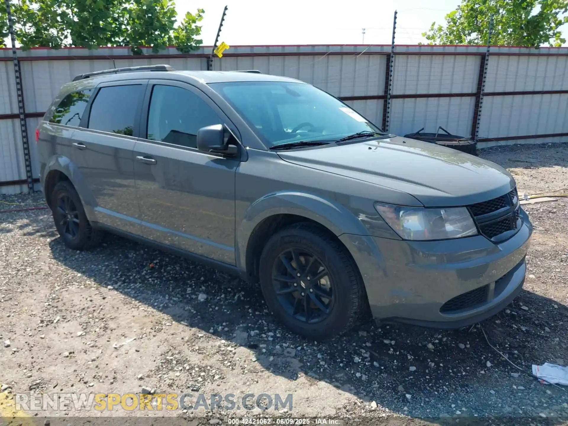 1 Photograph of a damaged car 3C4PDCAB1LT202468 DODGE JOURNEY 2020