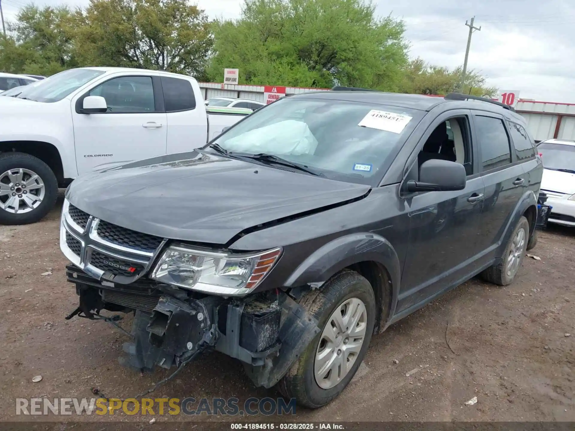 2 Photograph of a damaged car 3C4PDCAB2LT202088 DODGE JOURNEY 2020